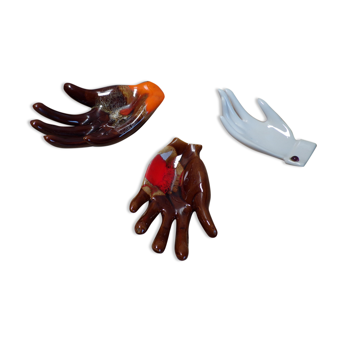 3 hands empty vintage ceramic pocket
