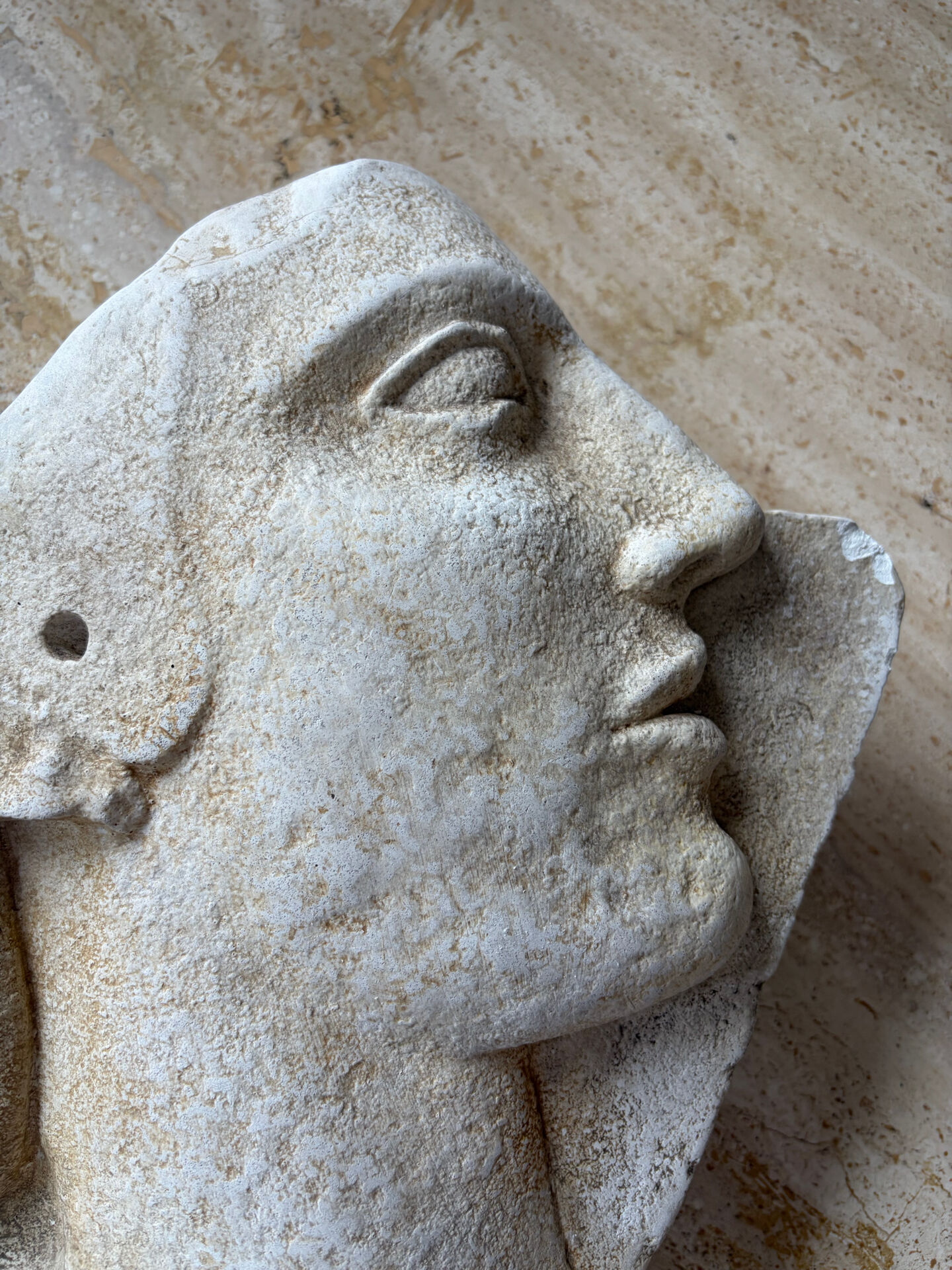 Bas-relief style antique