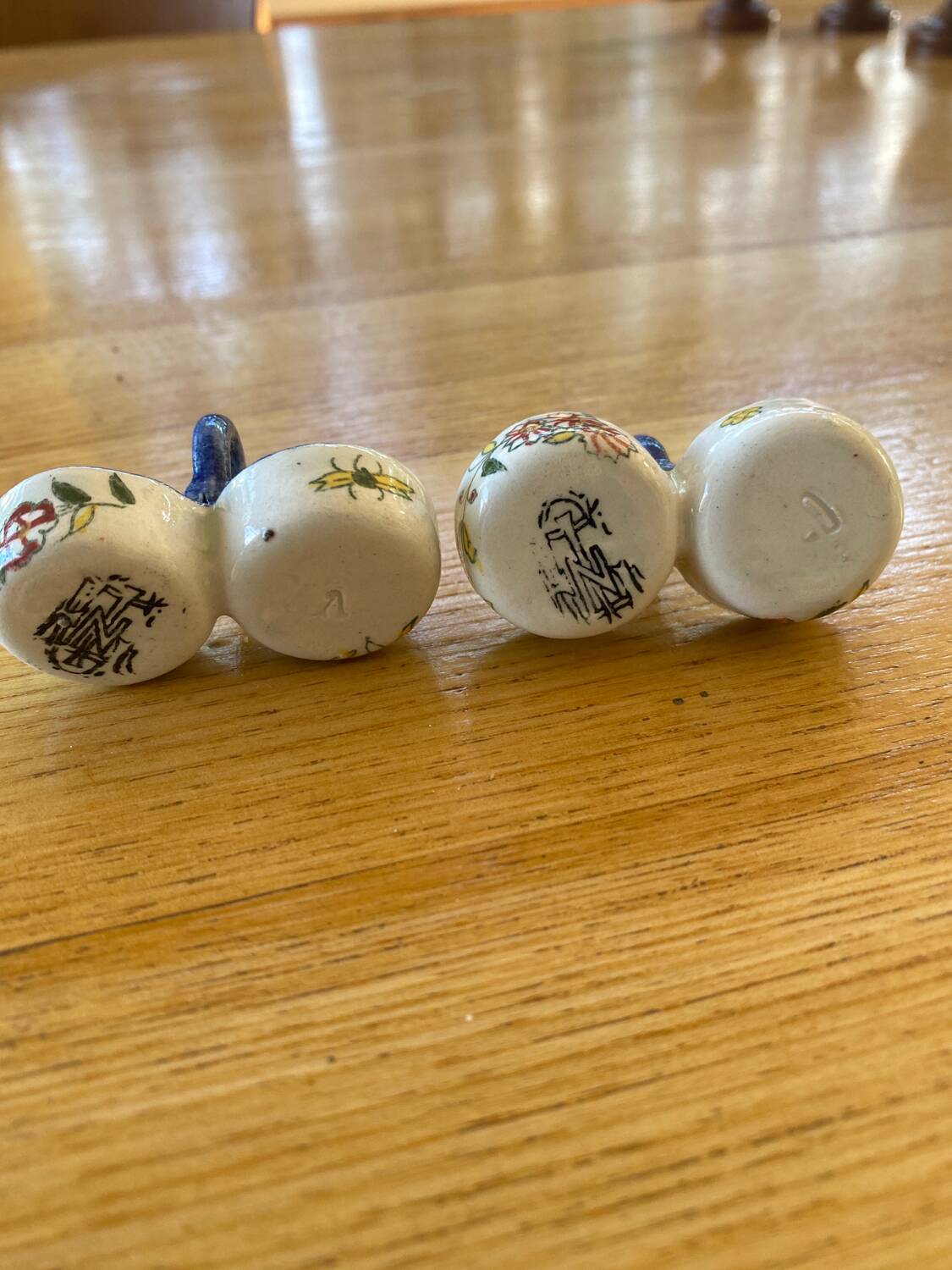 Gien salt and pepper shaker