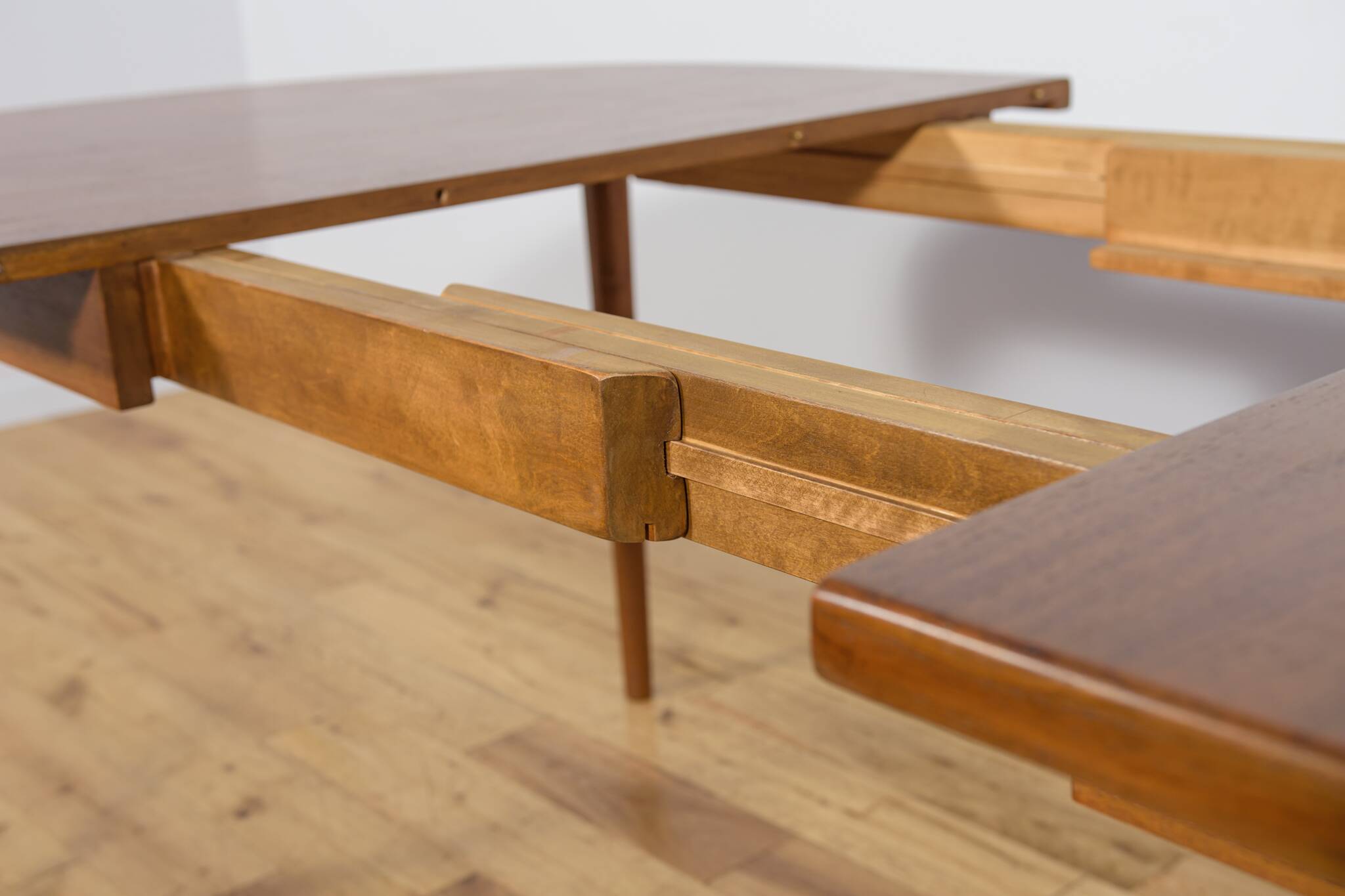 Table à manger en teck par Nils Jonsson Hugo Troeds, Suède, 1960s