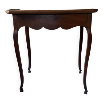 Table française classStyle Louis XVIII ème. Table cabaret en noyer naturel