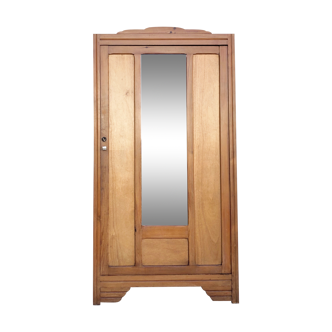 Armoire parisienne