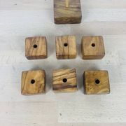 6 coquetiers en bois d'olivier et leur support