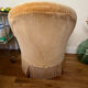 Joli fauteuil crapaud ancien velours moutarde