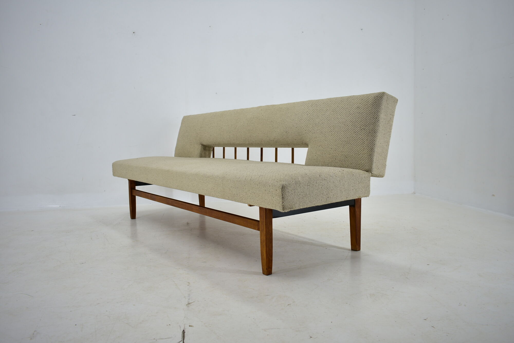 Mid-Century Sofa / Daybed Designed by Miroslav Navratil, 1960s