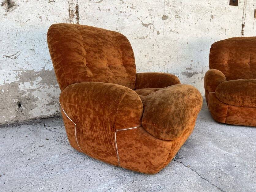 Pair of vintage velvet armchairs 1970 Italy