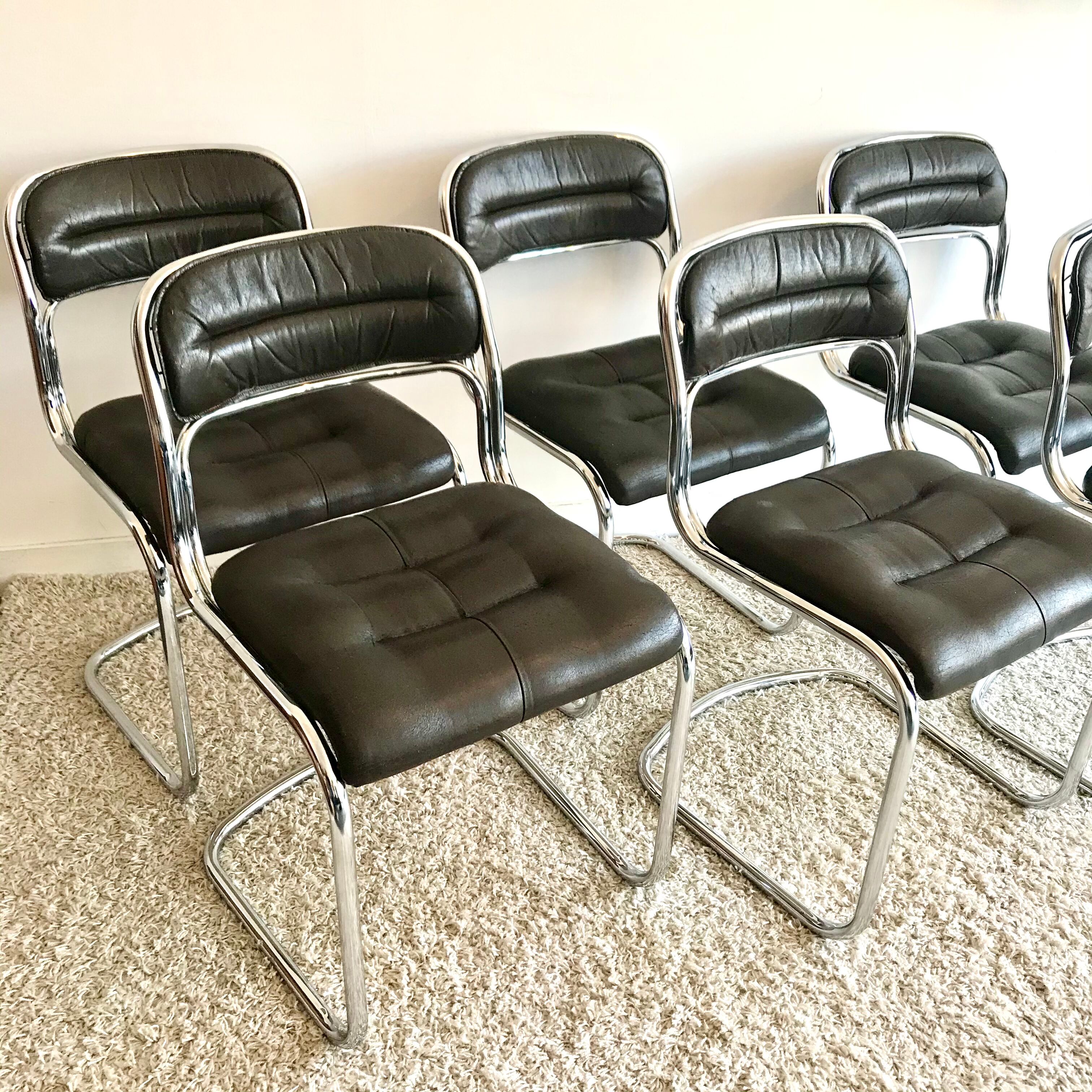 Lot of 6 chairs cantilever 70s