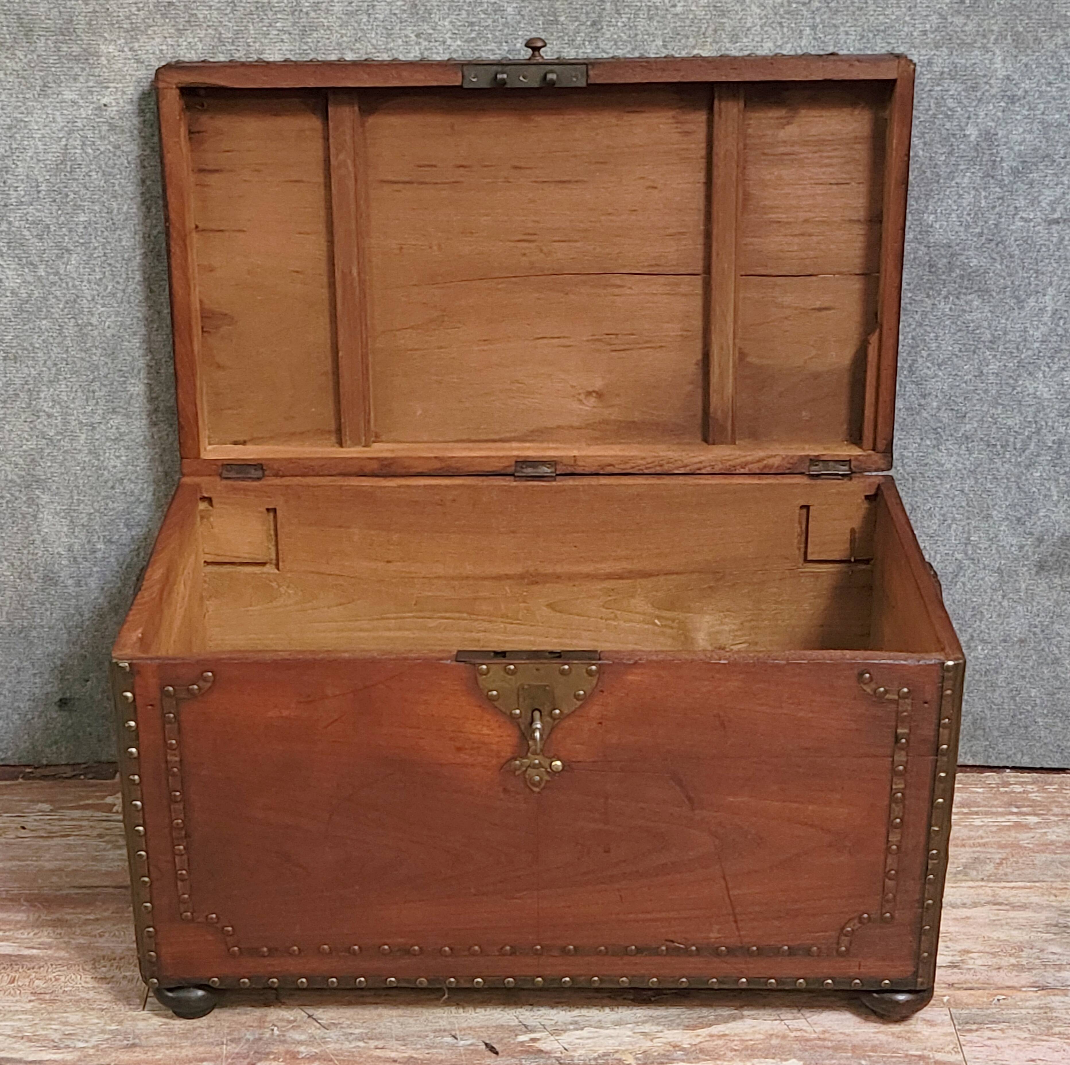 Naval officer's chest in solid mahogany-stained wood