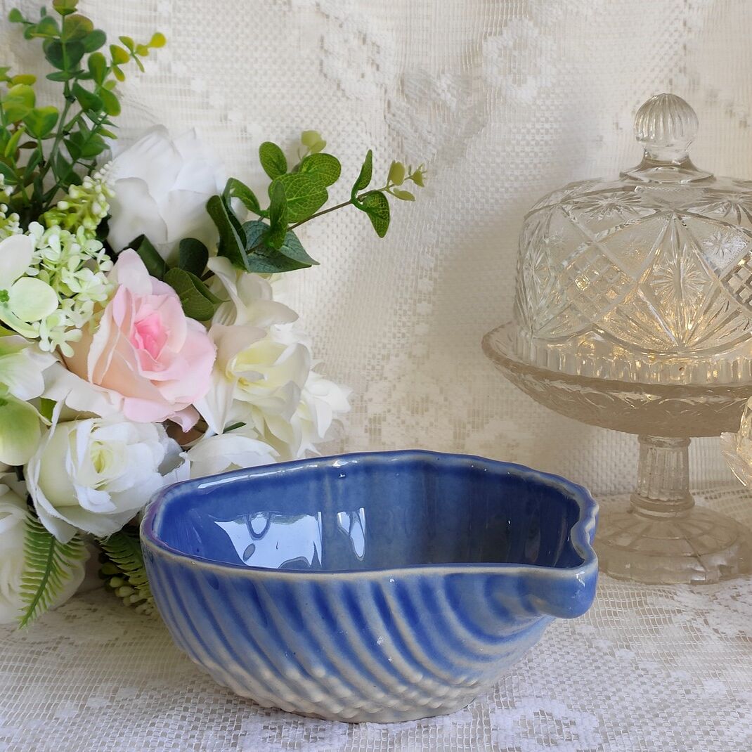 Empty pocket in ceramic