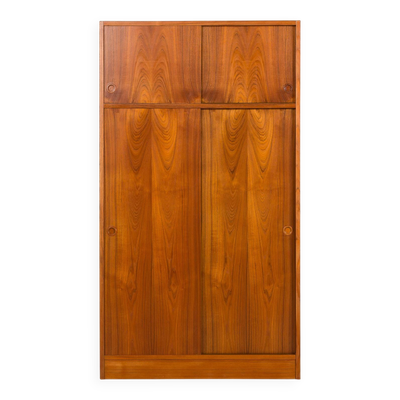 Armoire en teck danois par Hundevad, années 1960