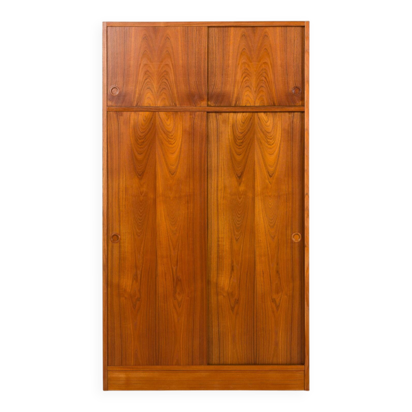 Armoire en teck danois par Hundevad, années 1960