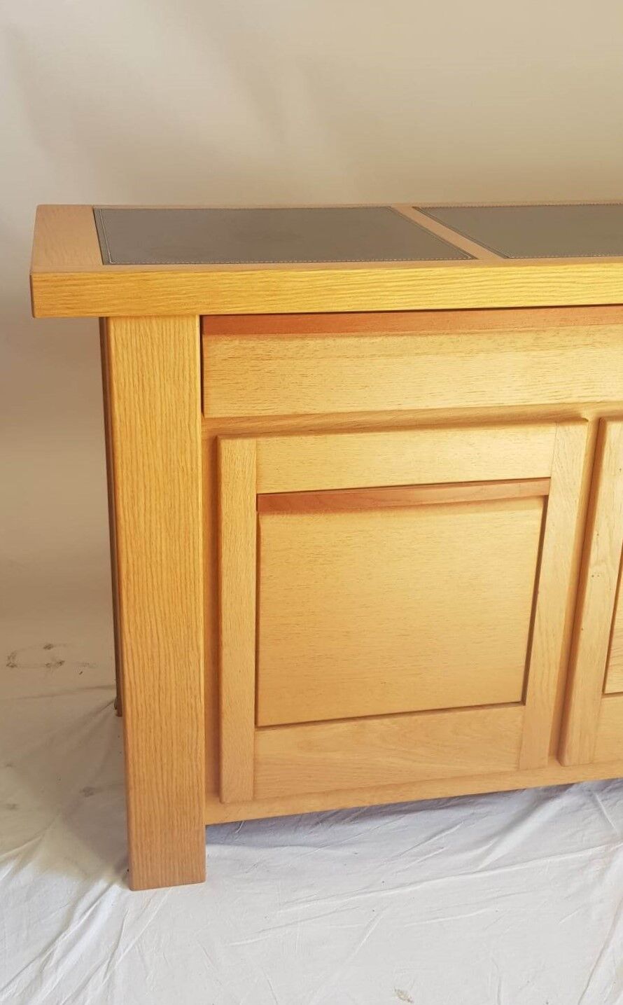 Sideboard in solid oak