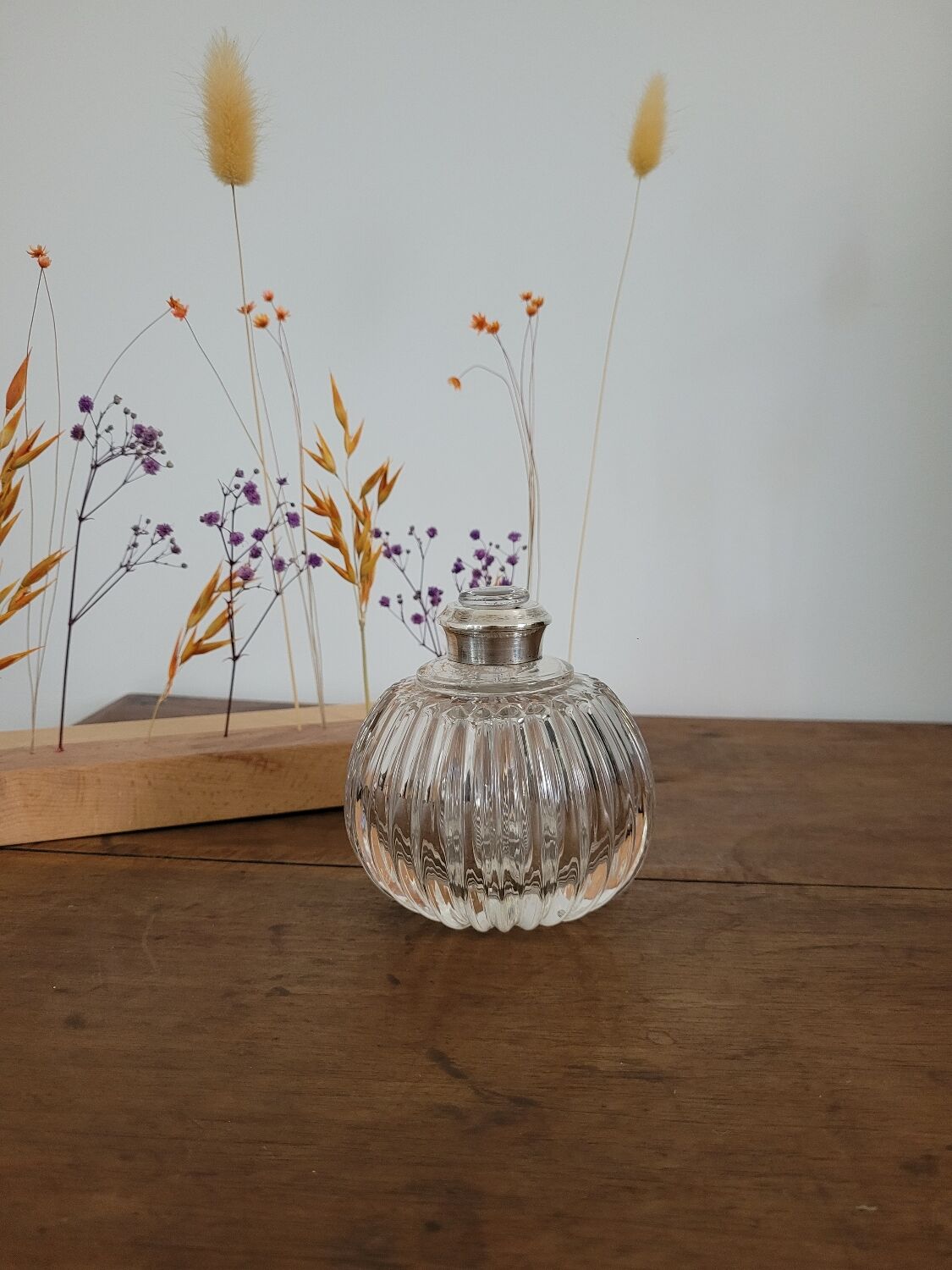 Fine-ribbed crystal bottle