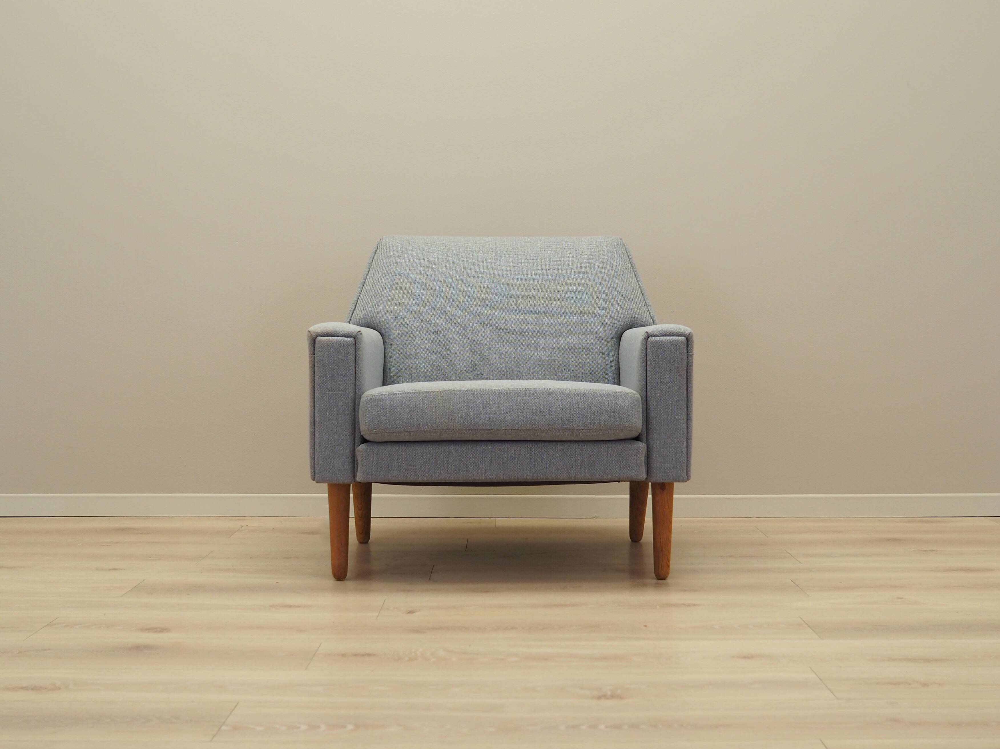 Fauteuil gris, design danois, années 1970, production : Danemark