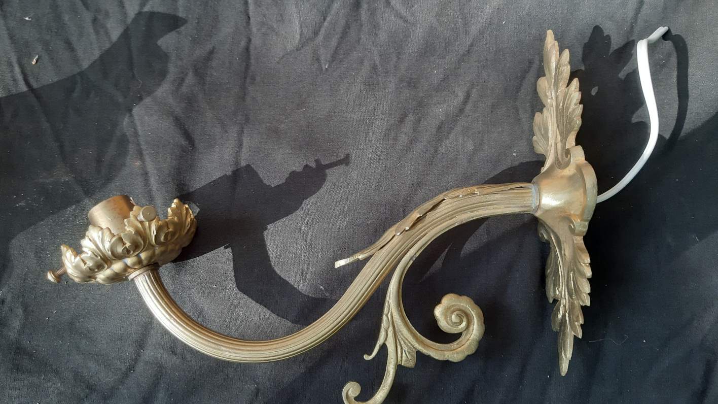 Art deco bronze wall lamp