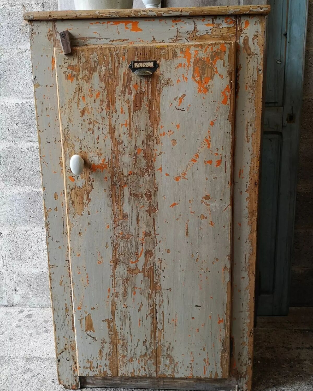 Armoire bonnetière