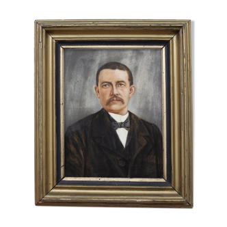 Portrait men 1930 in gold frame