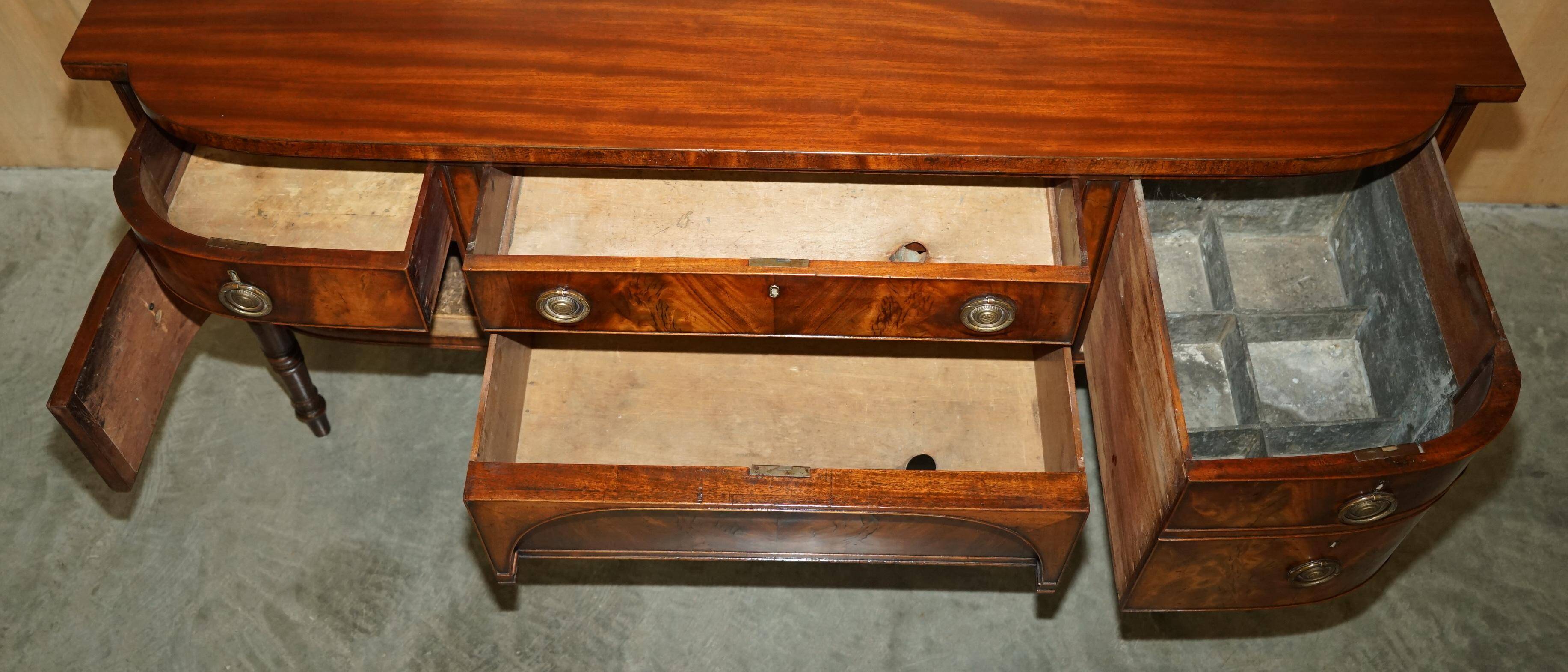 English buffet George III from around 1780 in restored flame wood.