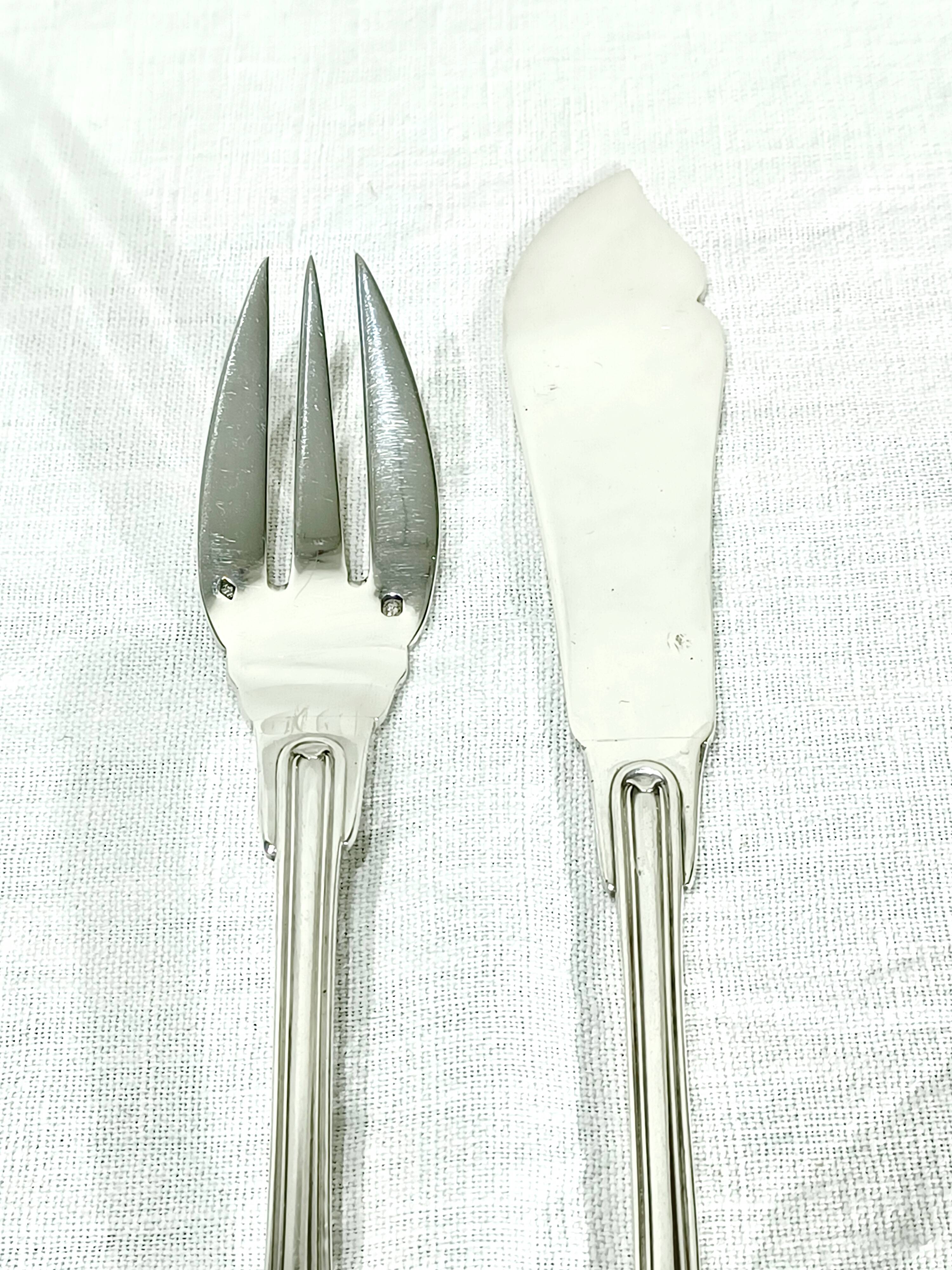 Emile Puiforcat – 12 couverts à poisson en argent massif | Selency