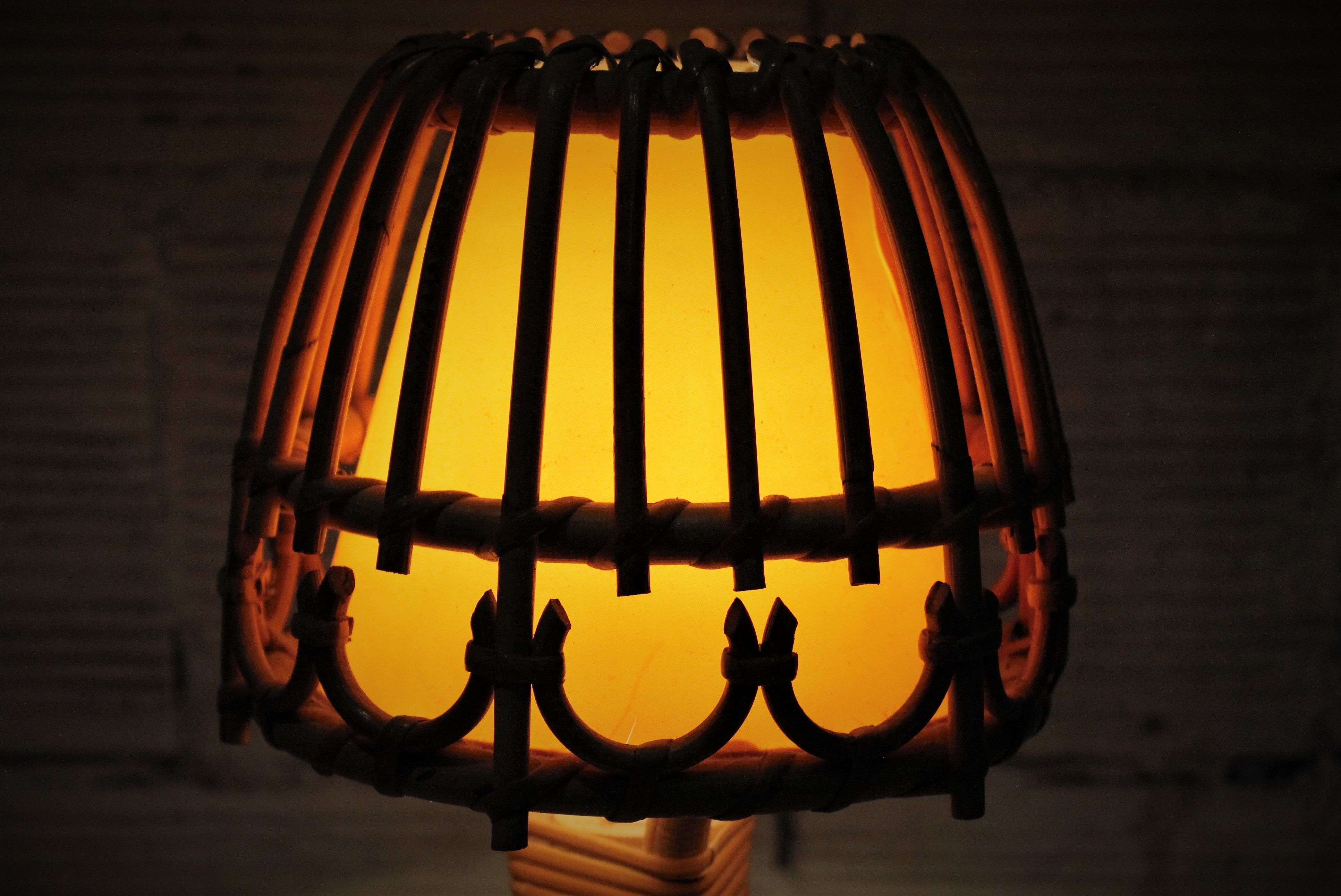 Mushroom rattan tripod lamp 60s
