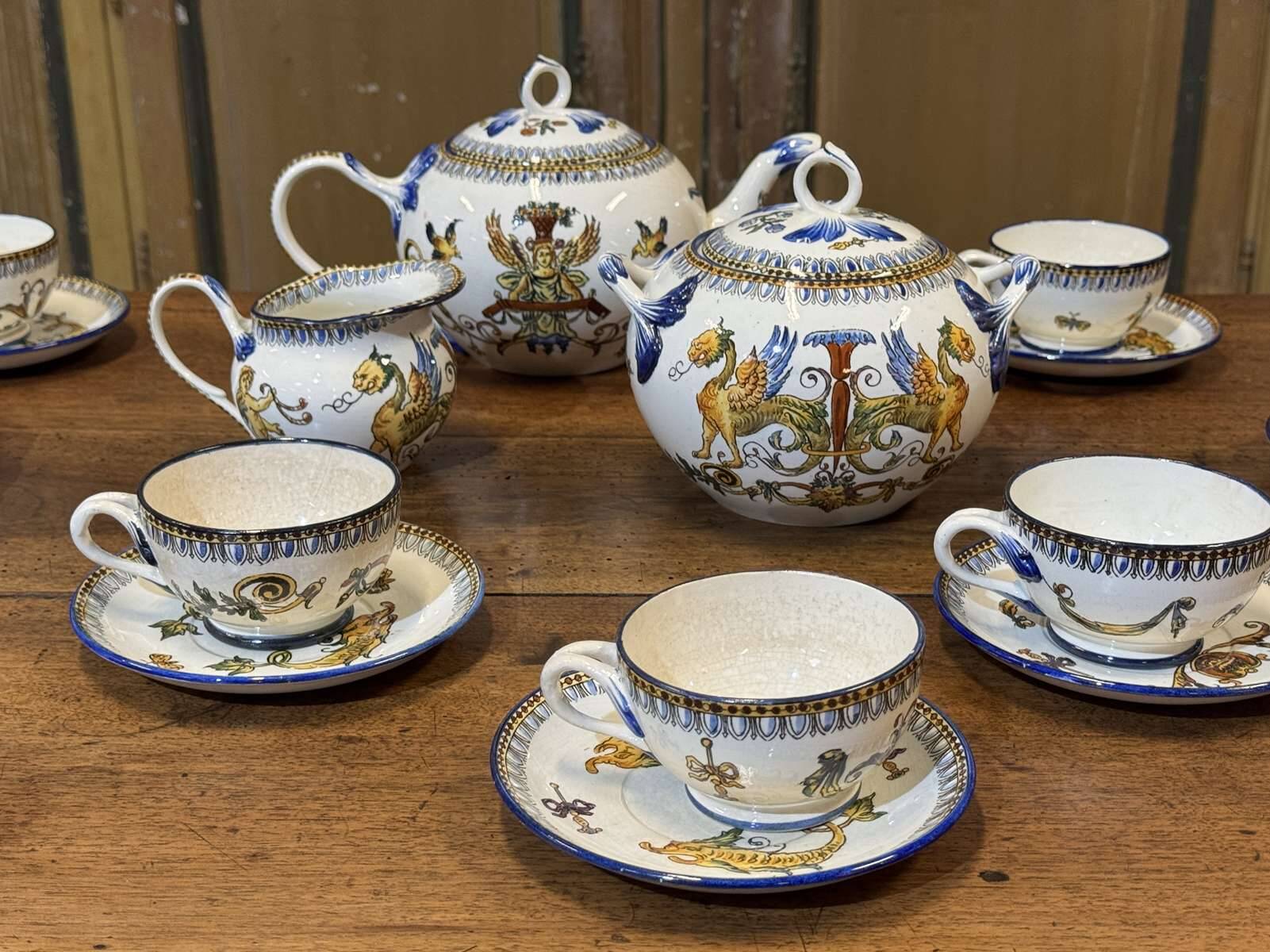 Tea and coffee service in Gien earthenware from the late 19th century with Renaissance decoration.