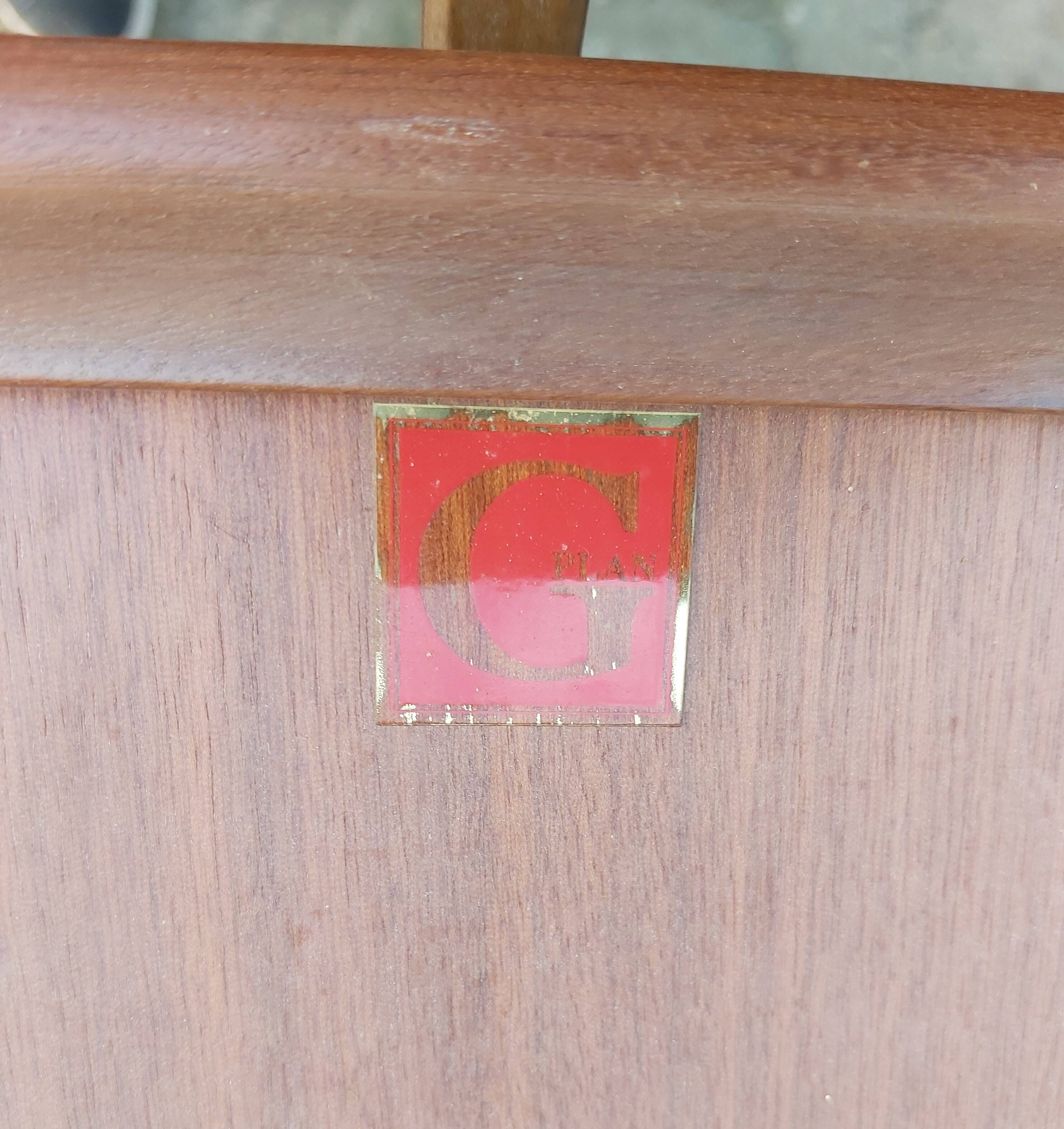 Extendable table, designed by V. Wilkins, G-Plan, Great Britain, 1960s.