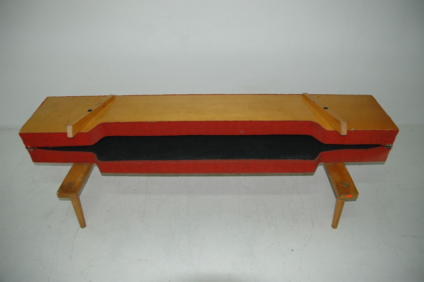 Sofa by Miroslav Navrátil, 1960s, Czechoslovakia