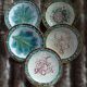 5 assiettes anciennes majolique Longchamp 