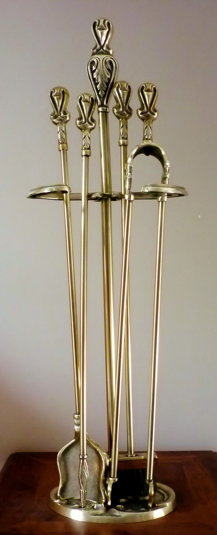 Servant, accessories fireplace, marked chiseled bronze and brass, 5 pieces