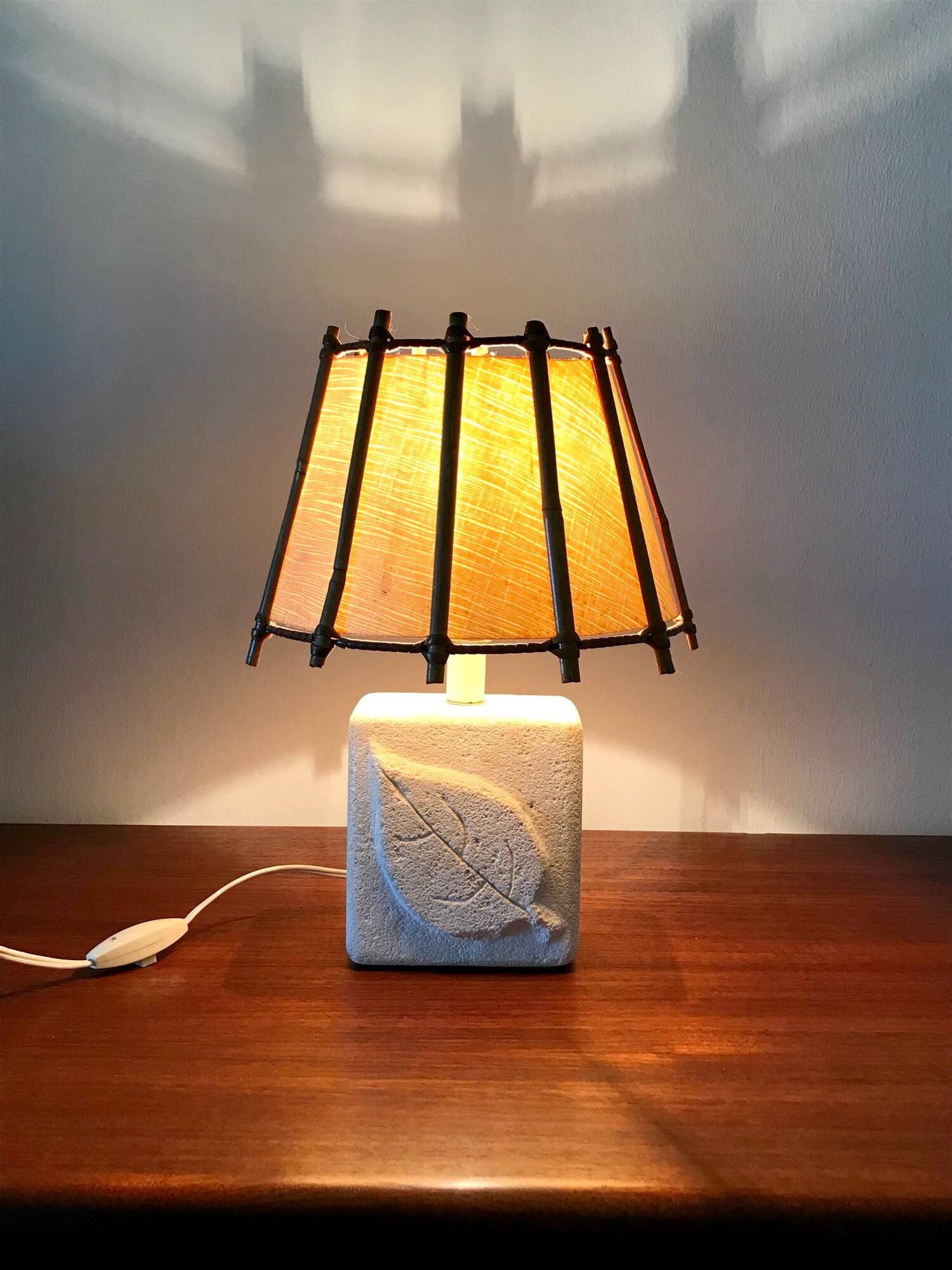 Vintage stone lamp from the Gard from the 70s