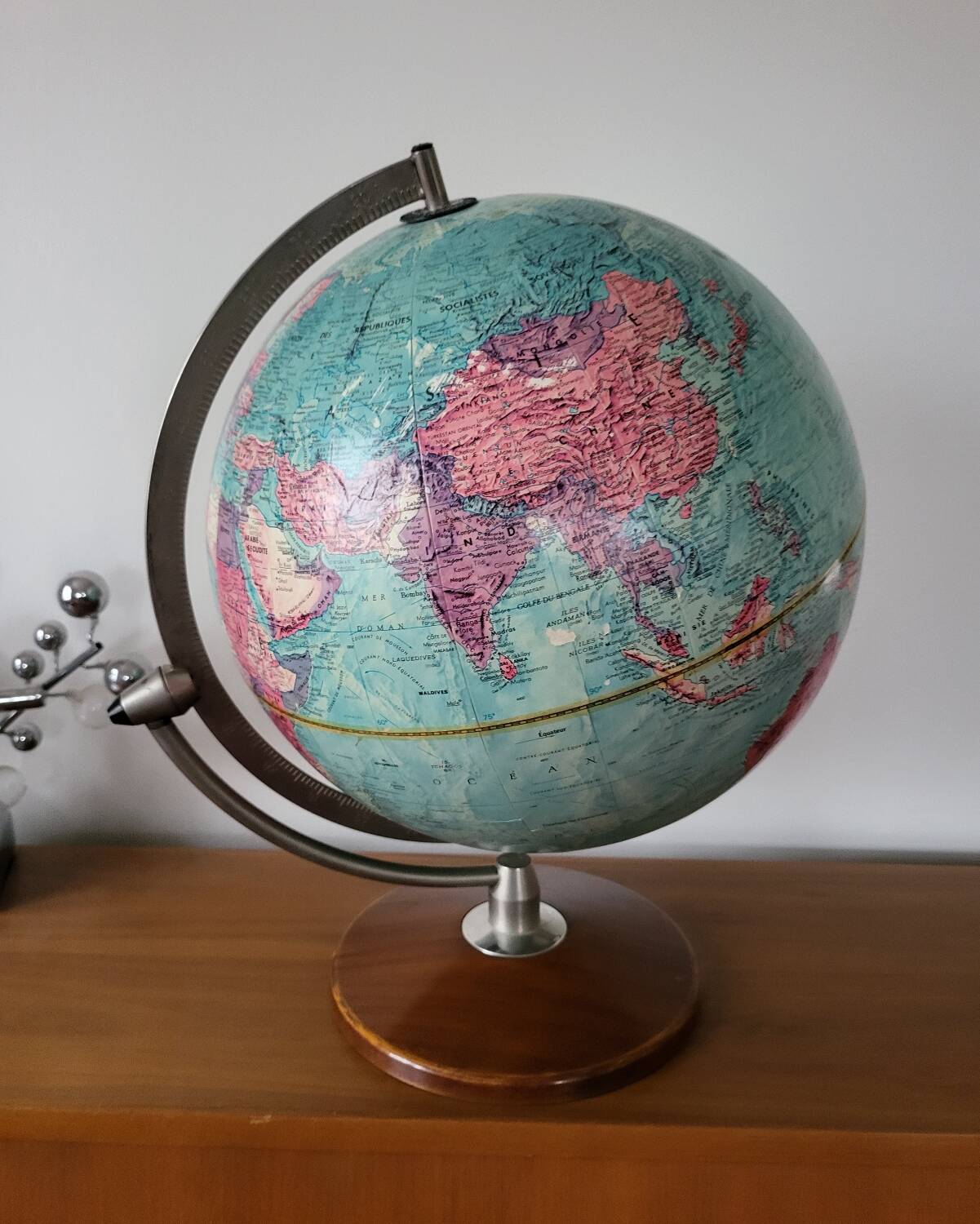 Earth globe scan stereo globe relief
