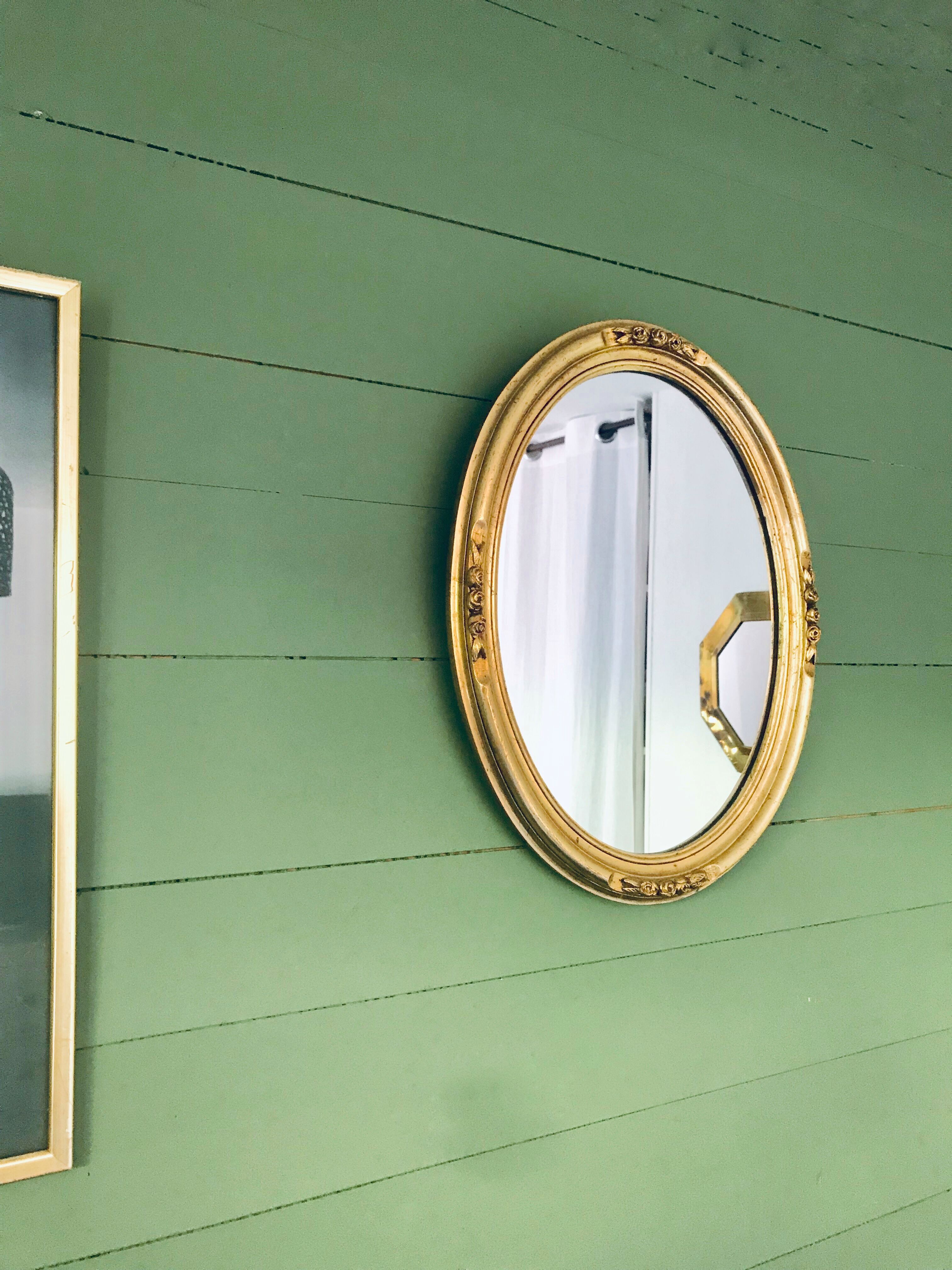 Golden oval mirror - 36 x 47