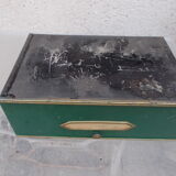 Iron flapper box