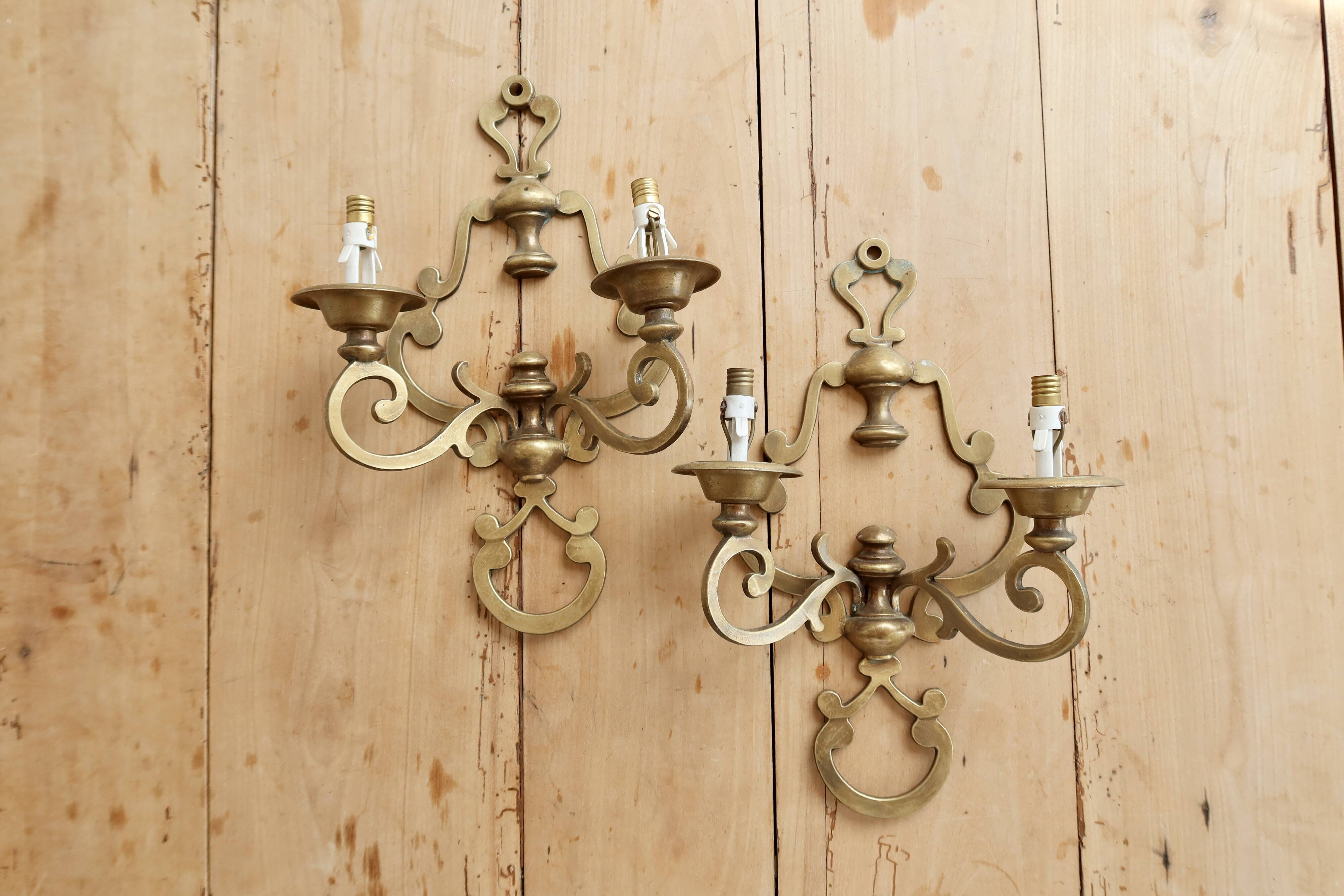 Pair of vintage brass wall sconces - 2 arms - Classic style