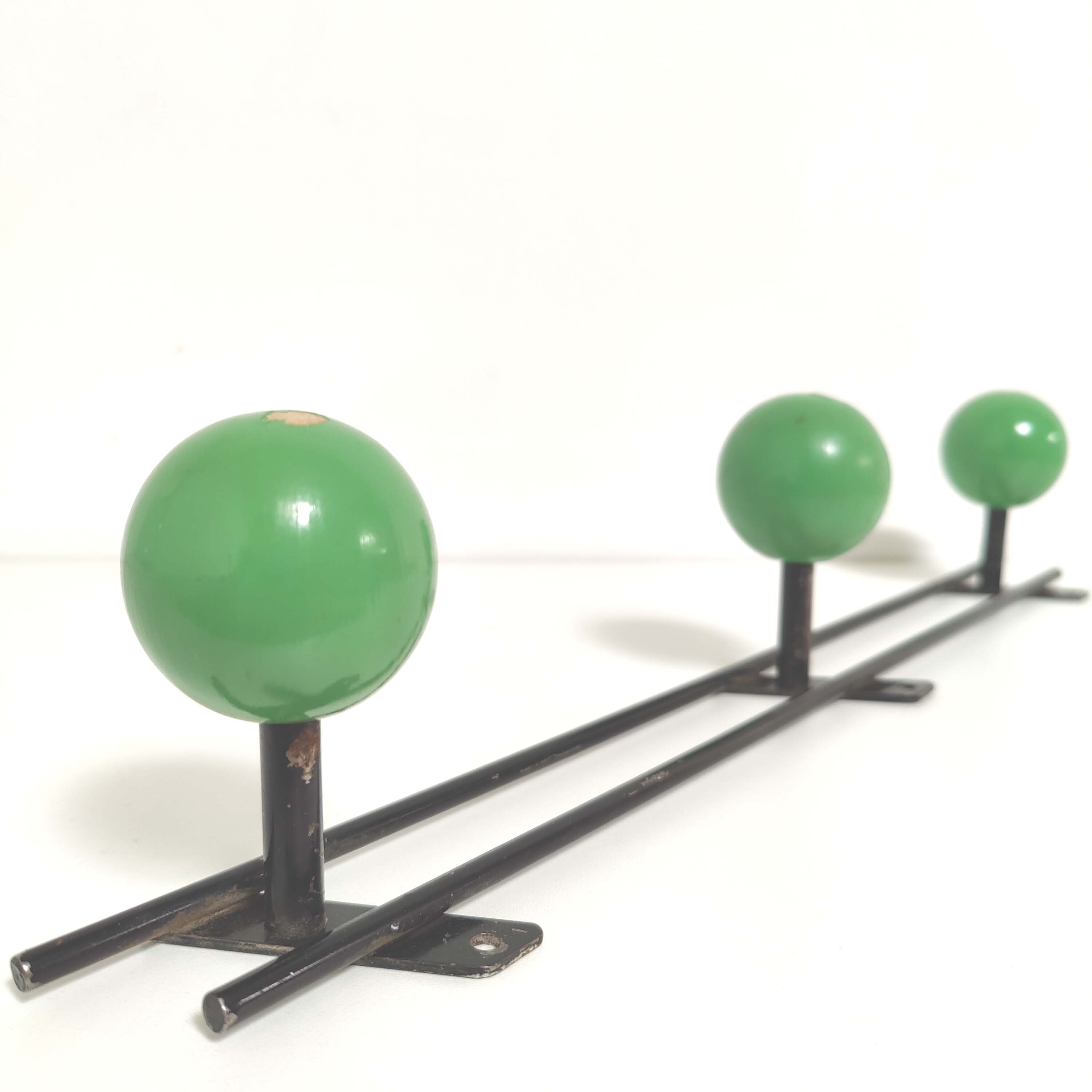 Porte-manteaux patères boules bois vert