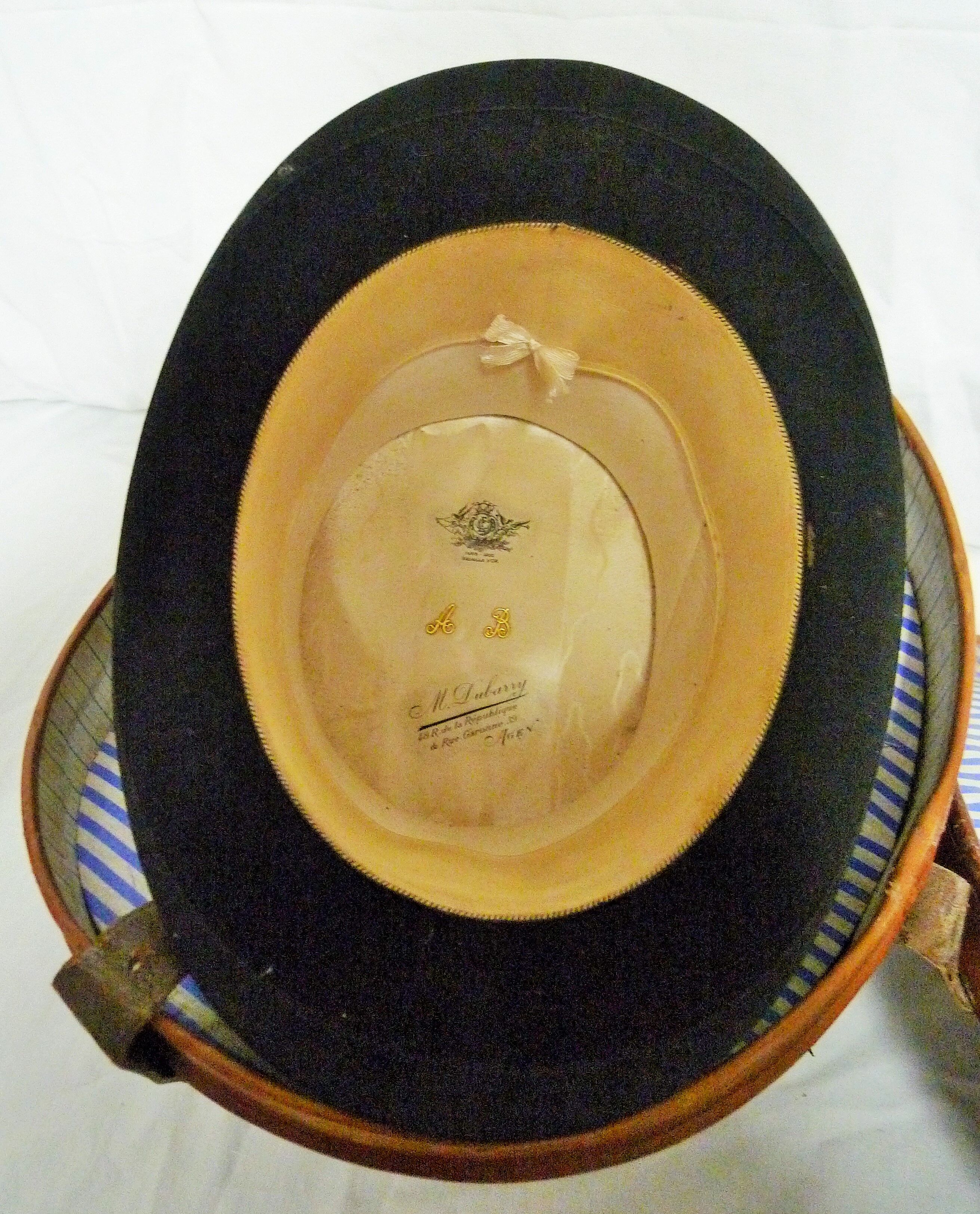 Leather hat box