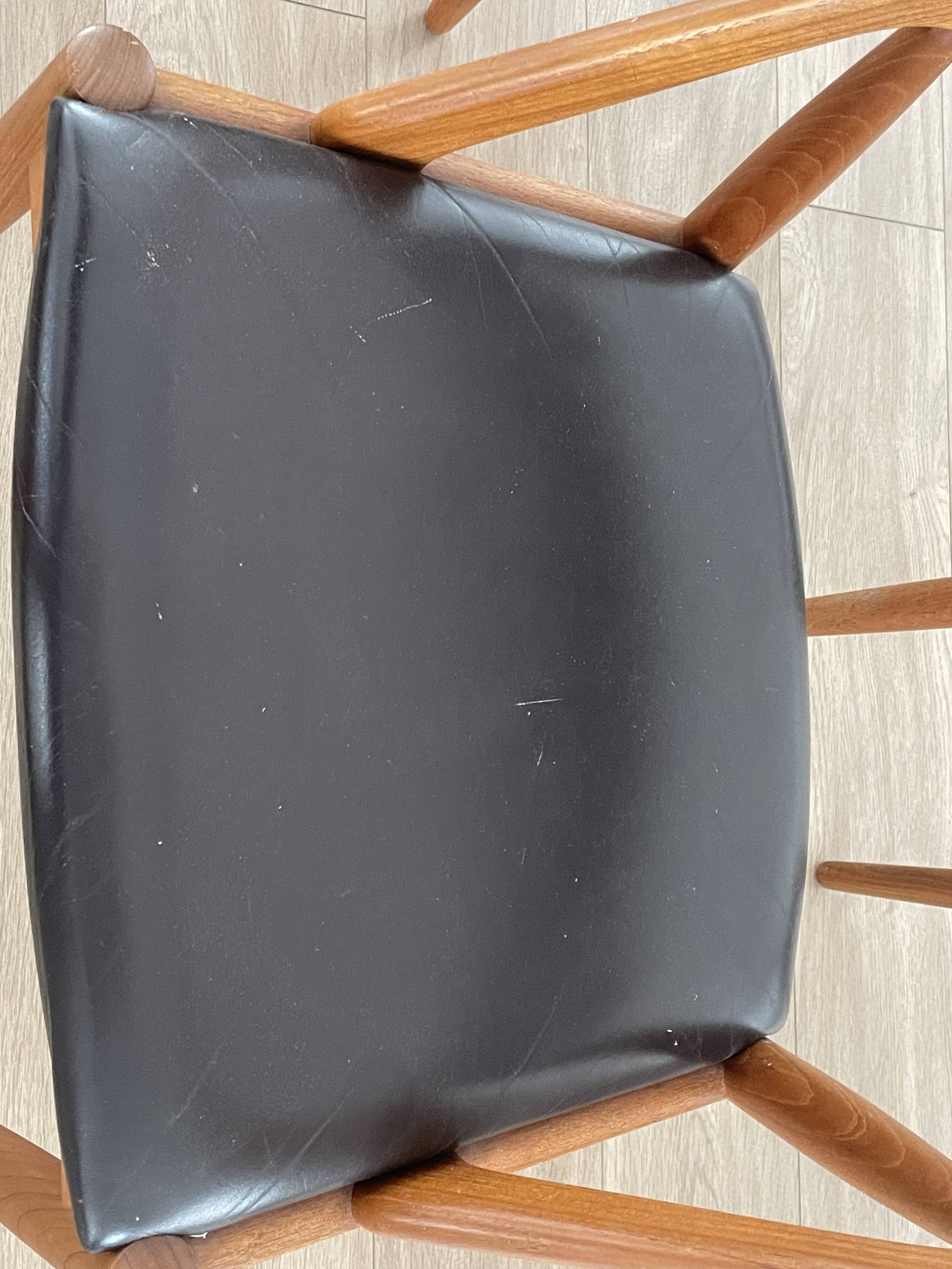 Kai Kristiansen Series of 6 teak chairs