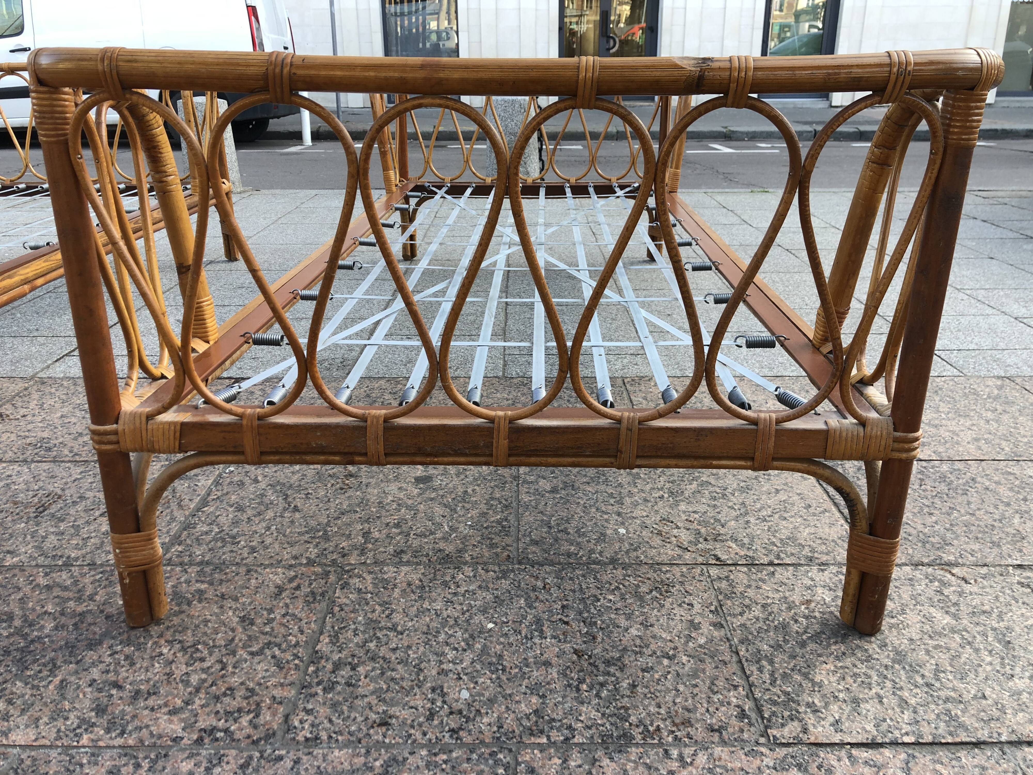 Paire de lits d'enfant en rotin vintage