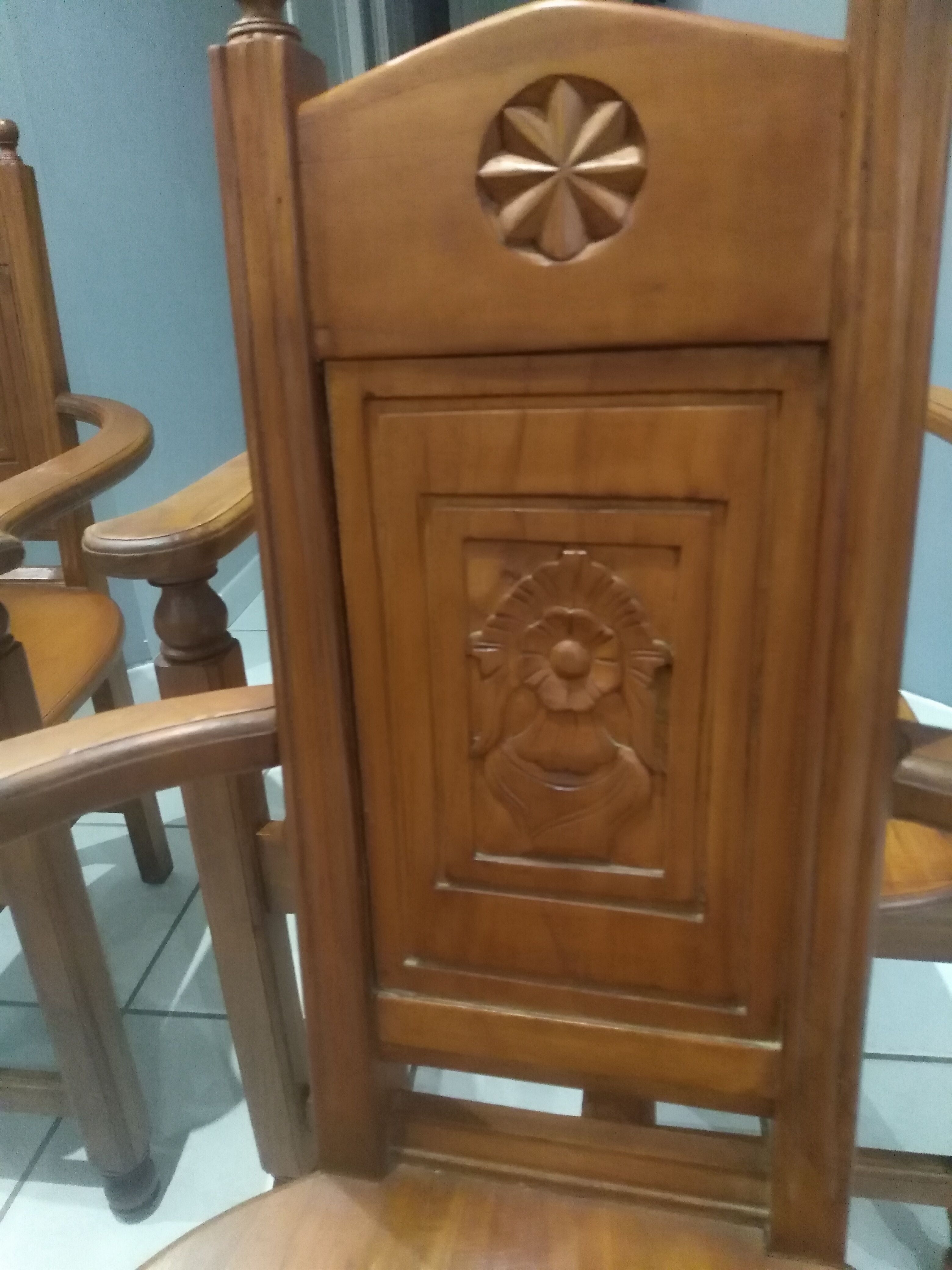 Set of 6 walnut armchairs from the early 20th century