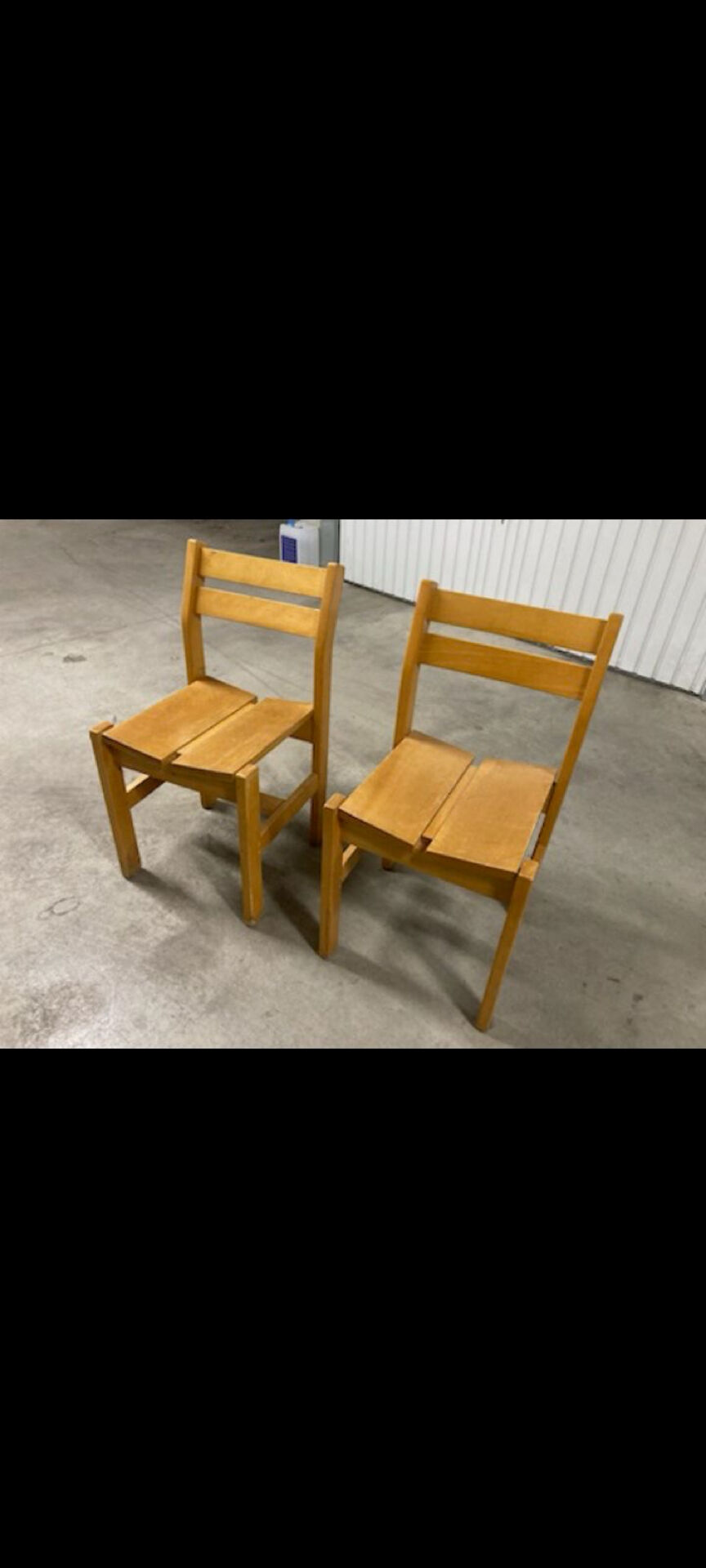 Chaises Roland Haeusler pour Regain