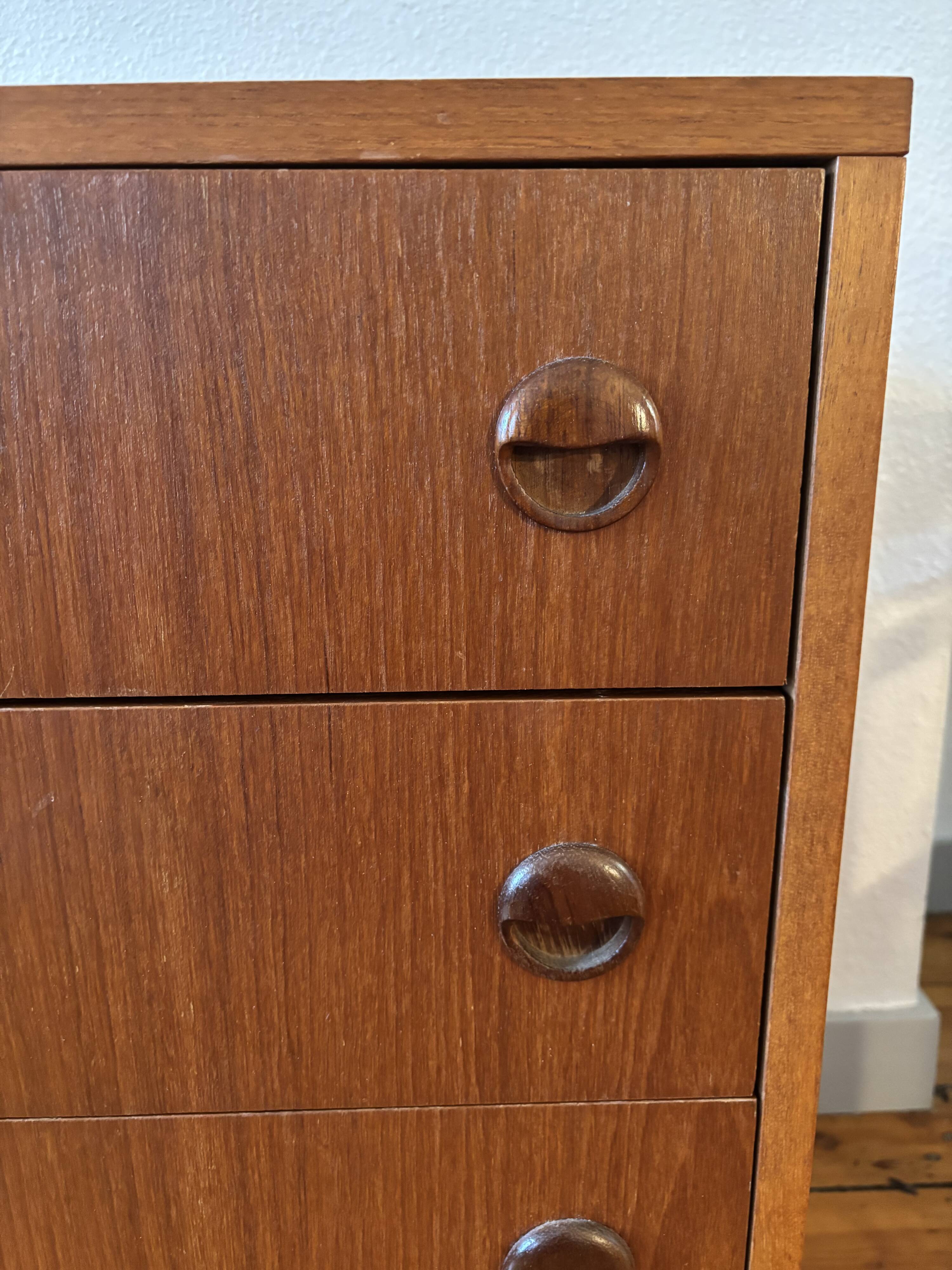 Scandinavian teak chest of drawers, 1960.