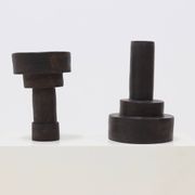 Objet cylindrique en grès brutaliste signé Studio Pottery années 1960