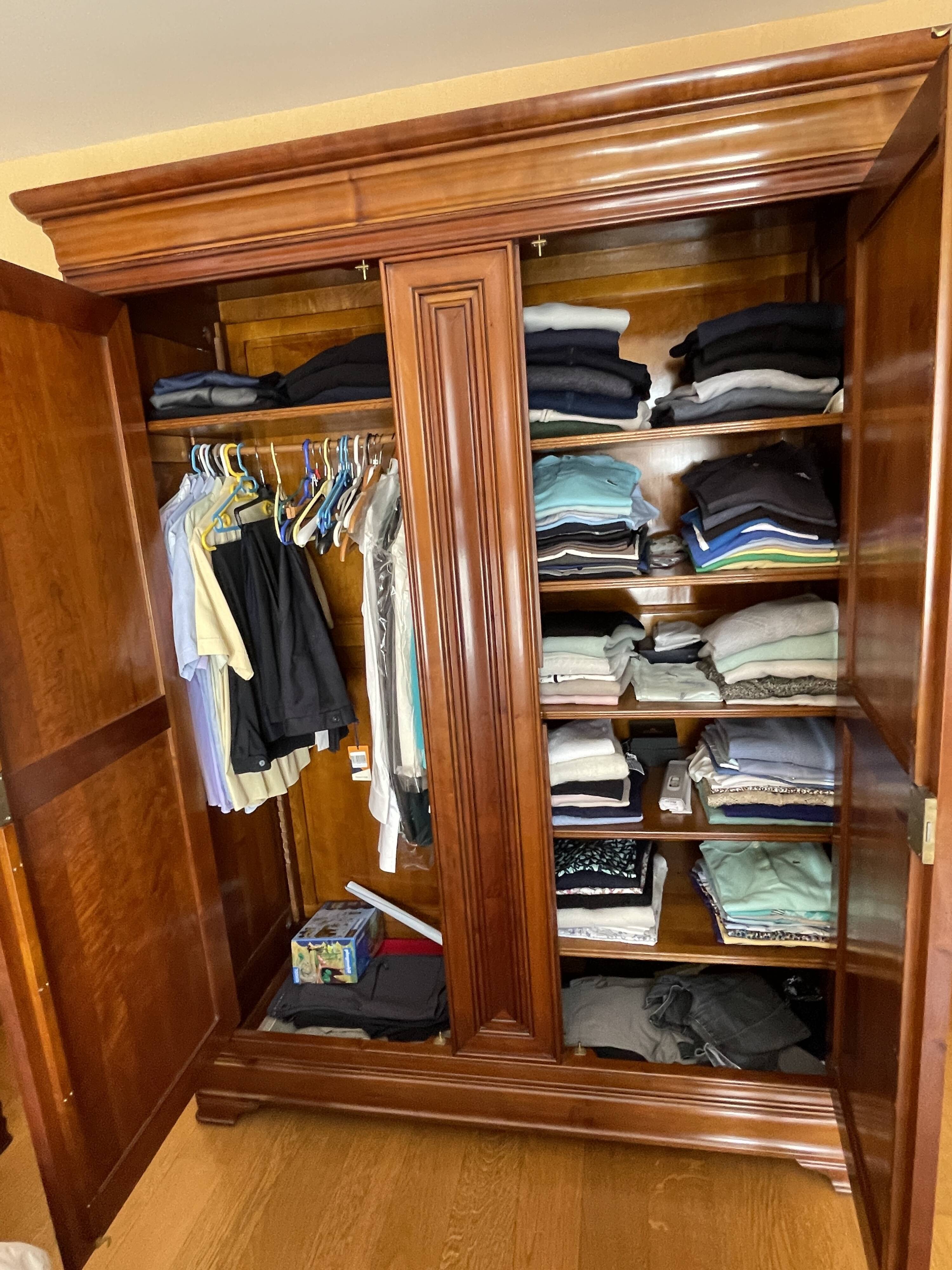 2-door wardrobe in solid cherry wood – Atelier Bonsecours