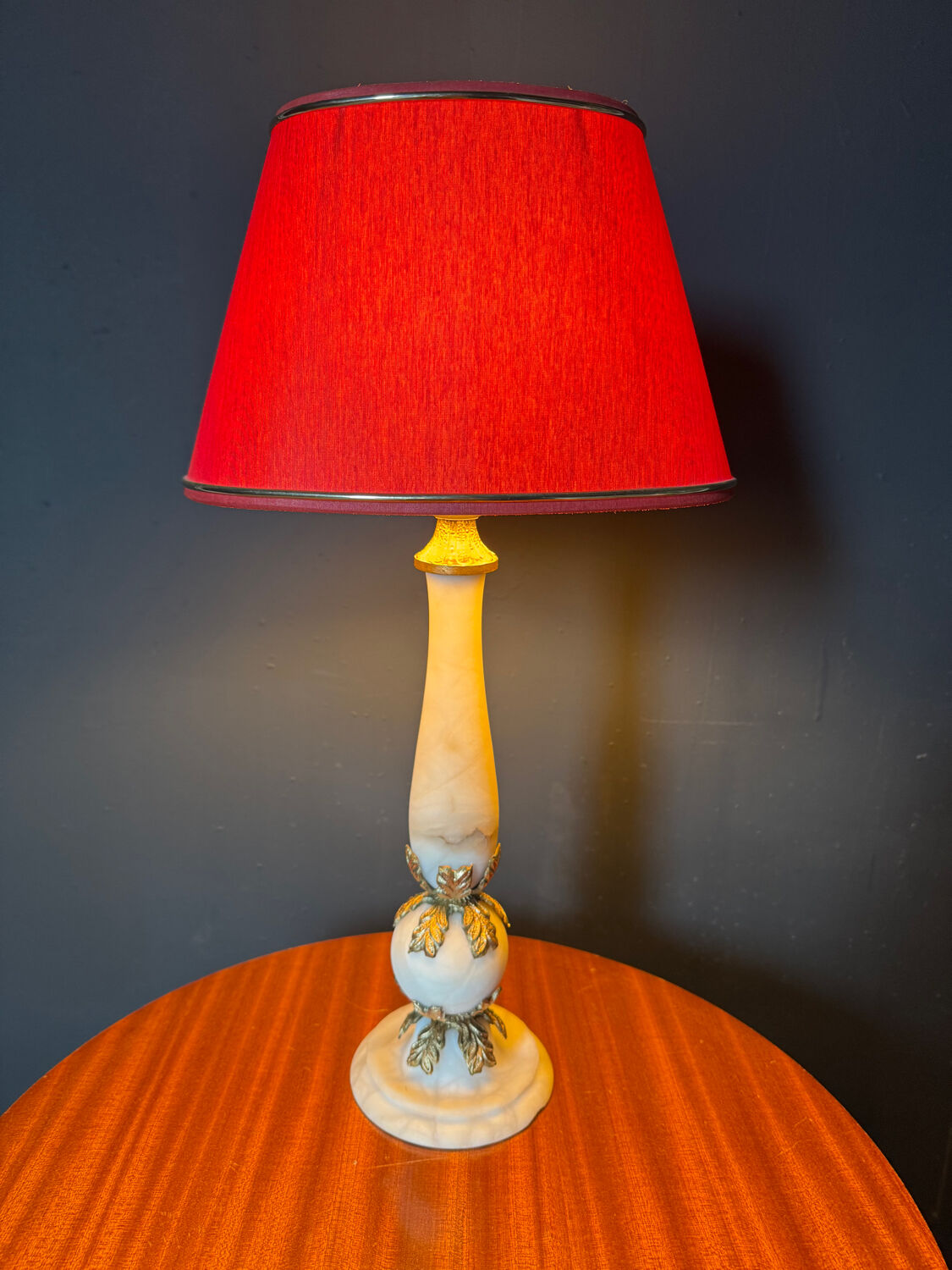 Alabaster column lamp from the 1960s