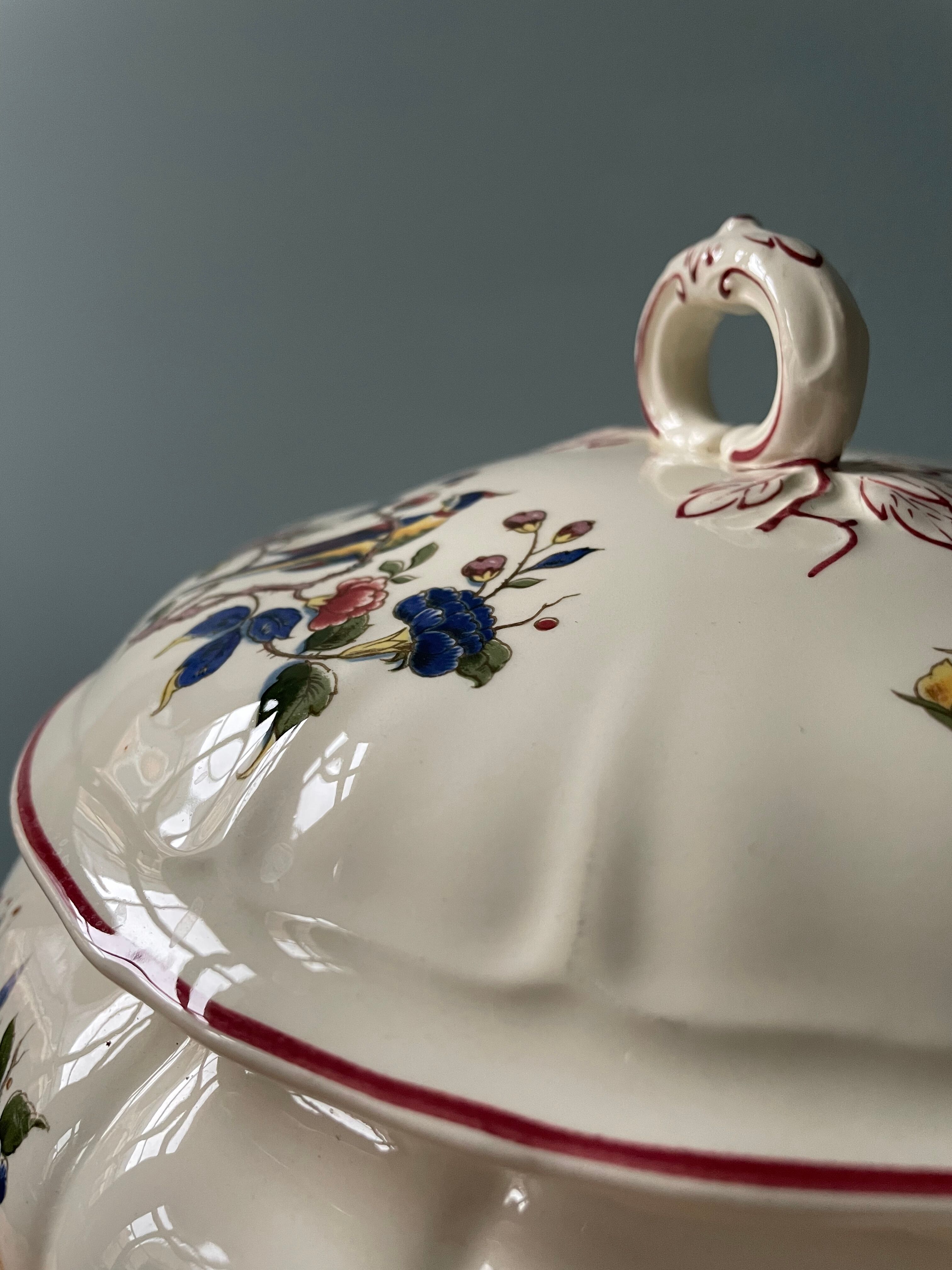 Old soup pot Villeroy and Boch Mettlach, Phoenix model