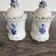 Duo de pots Capodimonte en porcelaine d'art et fleurs bleues