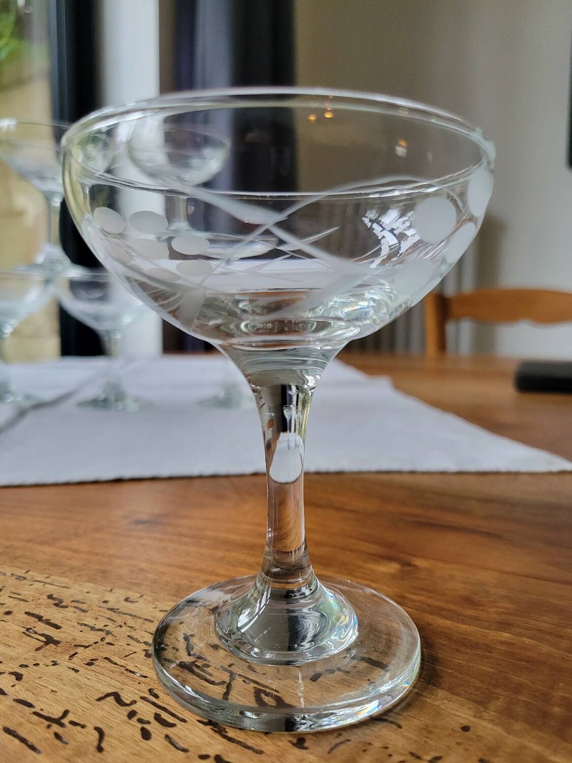 6 engraved champagne glasses