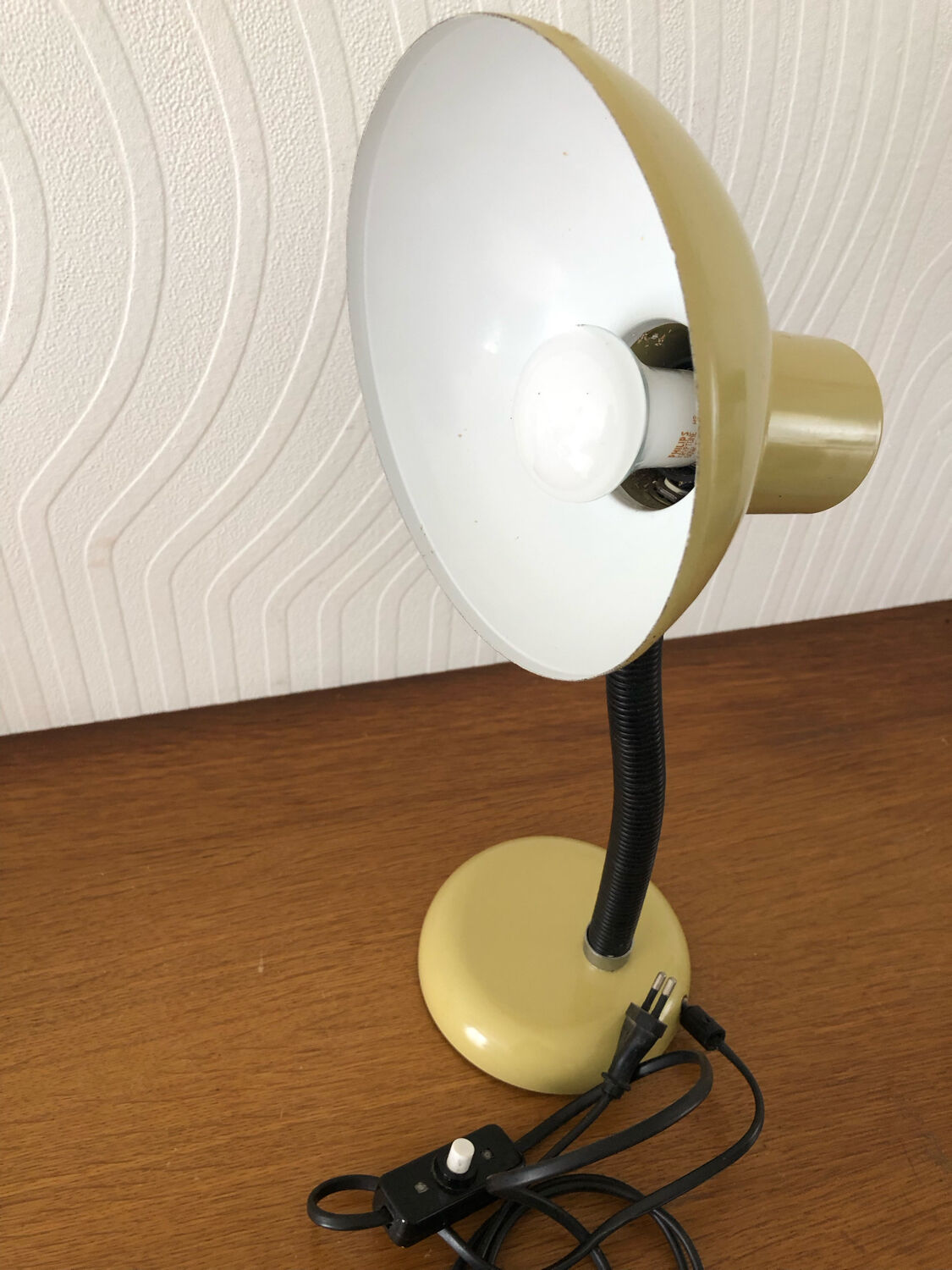 Lampe de bureau vintage métal jaune