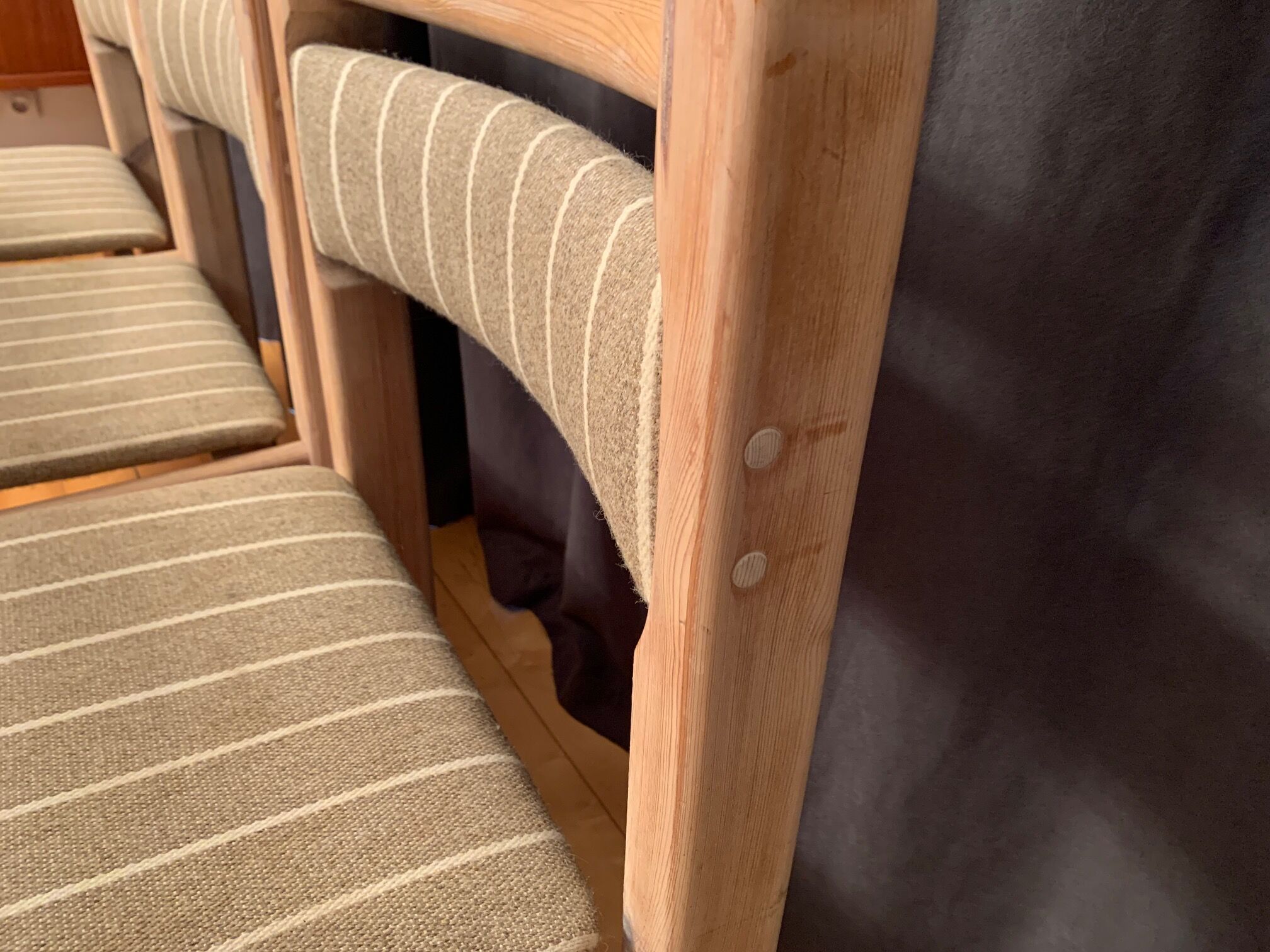 Set of five Thorsø Stolefabrik chairs, Denmark, 1970s.