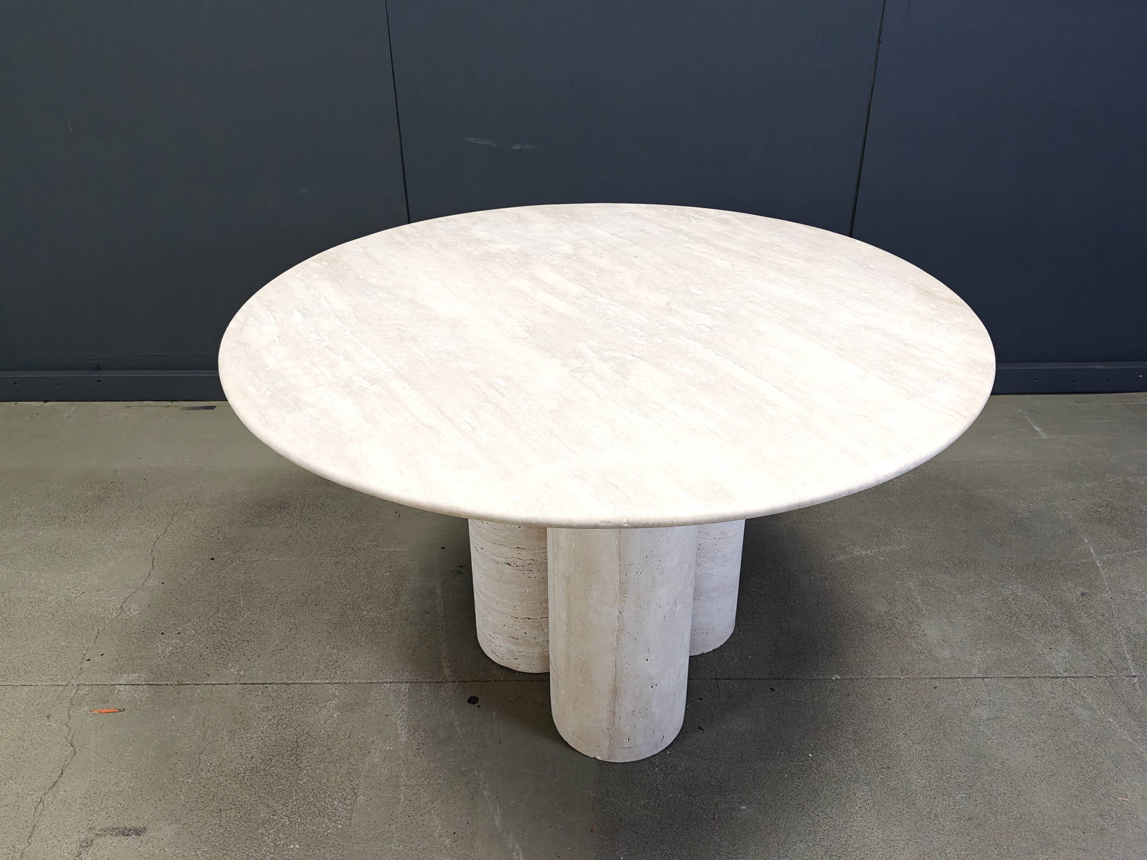 Round italian travertine dining table 1970s